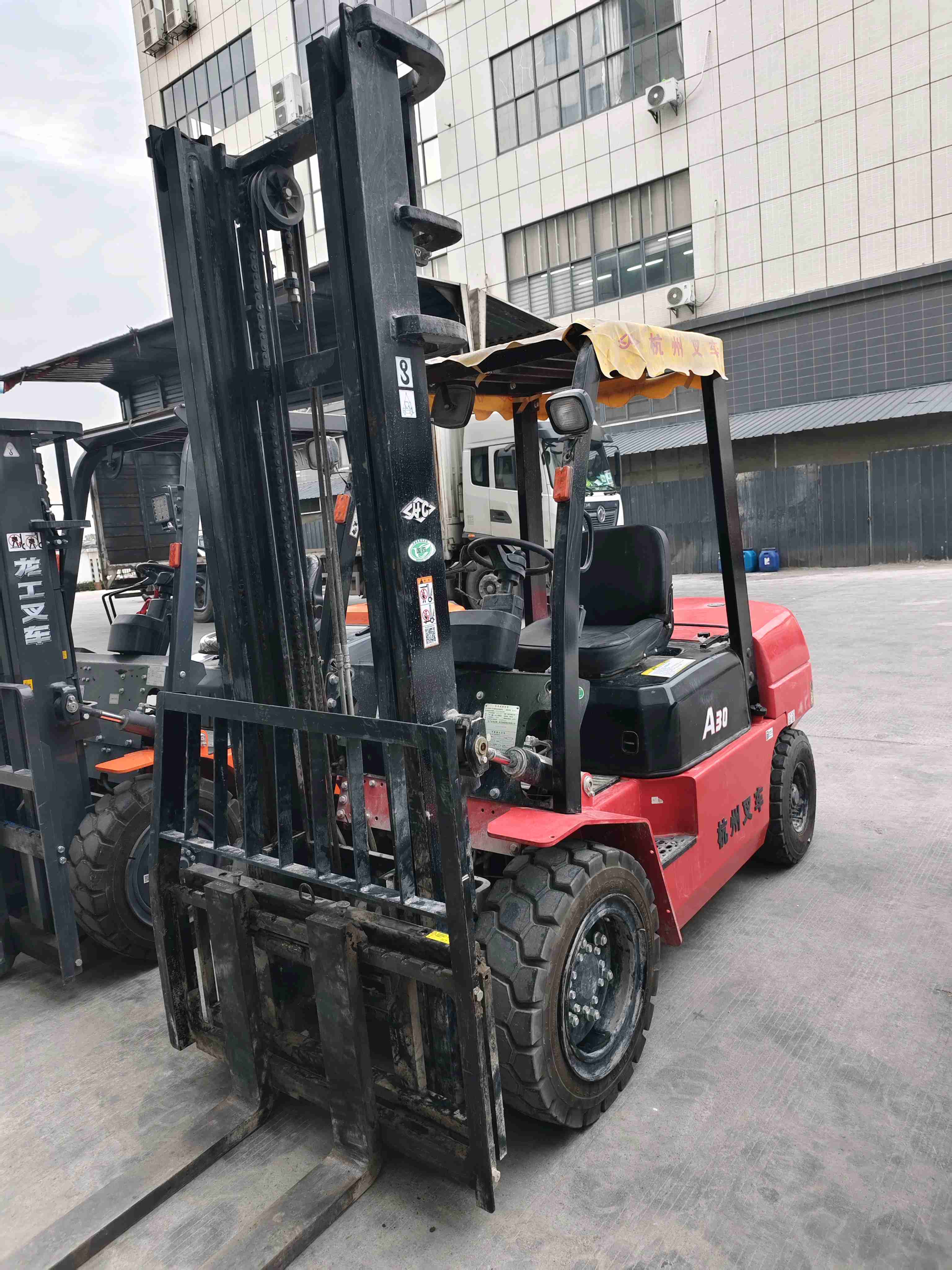 湖北武汉二手杭叉A系列3吨2023款升高4.5米柴油叉车