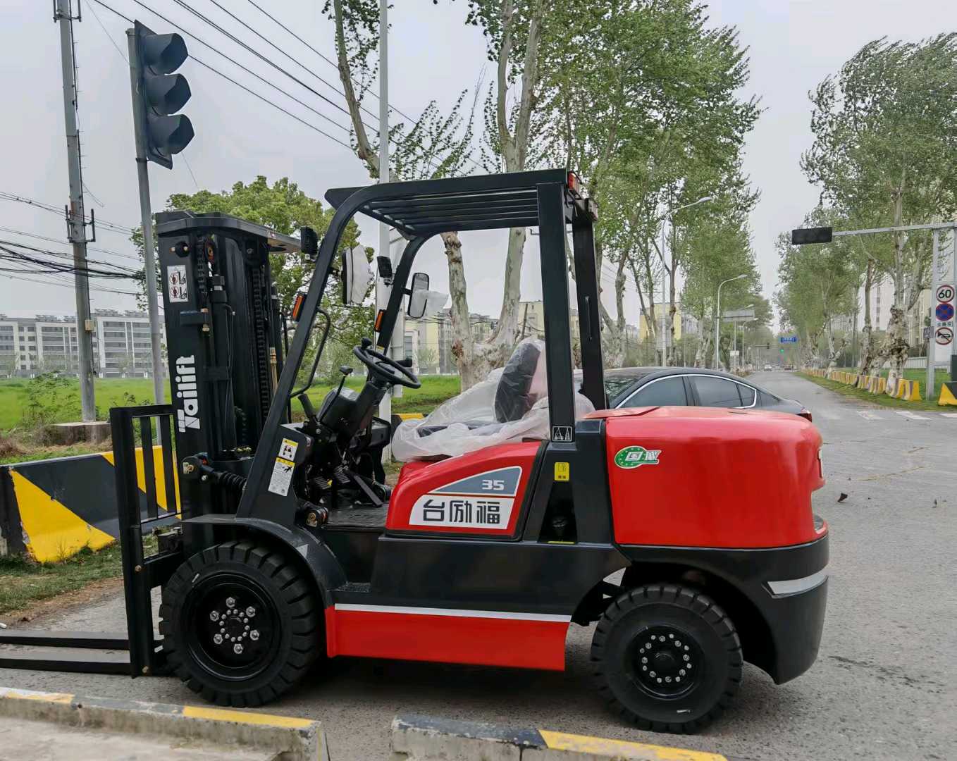 江苏无锡二手台励福7L系列3.5吨2025款升高4.5米柴油叉车