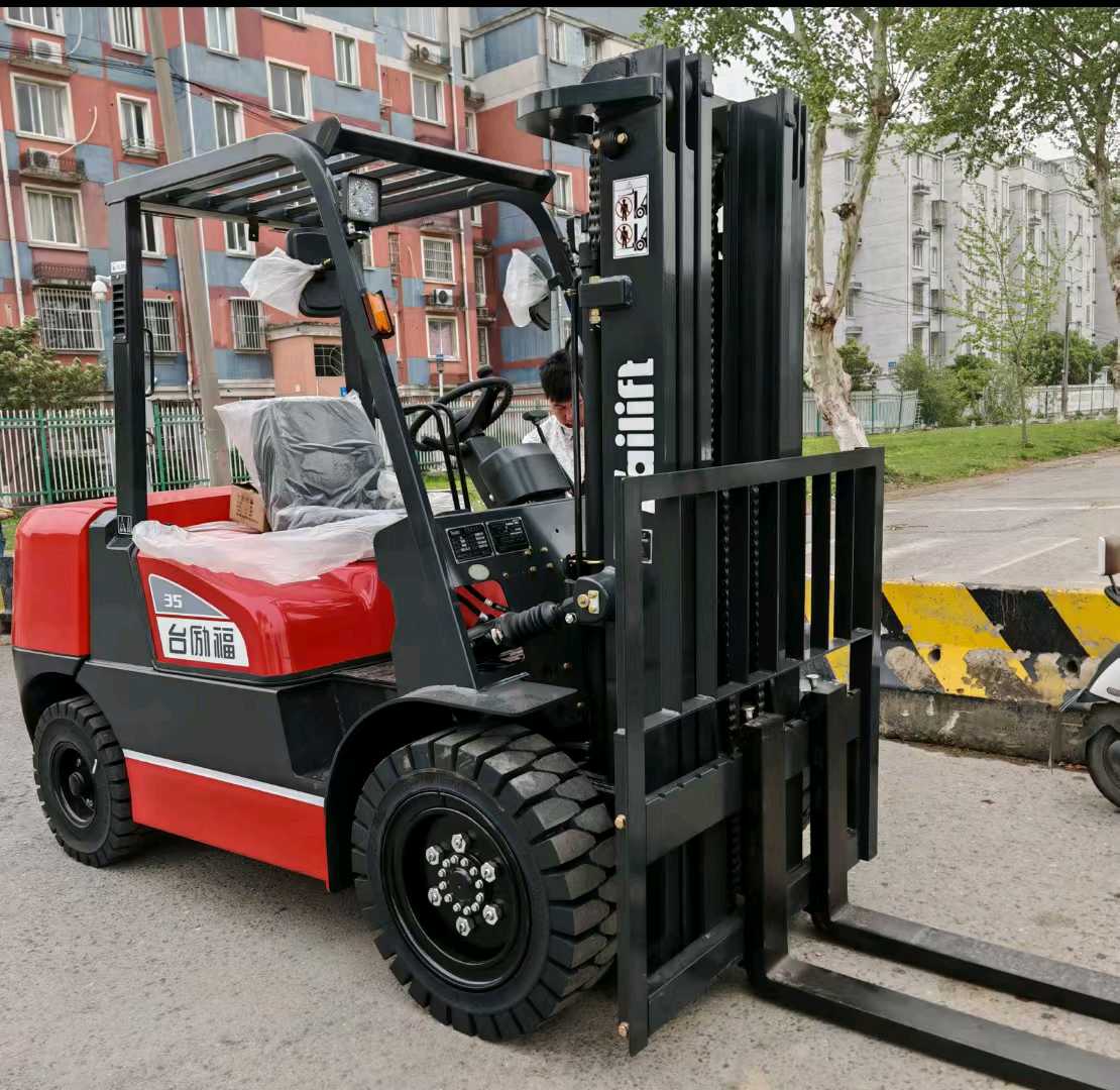 江苏无锡二手台励福7L系列3.5吨2025款升高4.5米柴油叉车