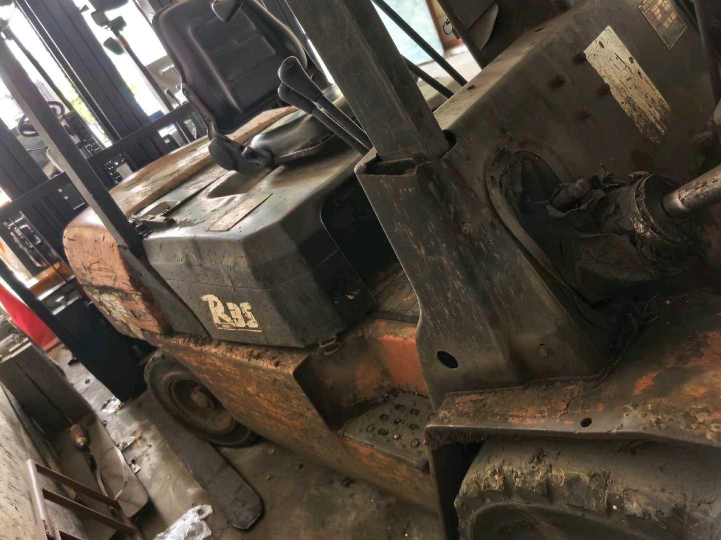 广东佛山二手杭叉R系列3.5吨0款升高4.5米柴油叉车