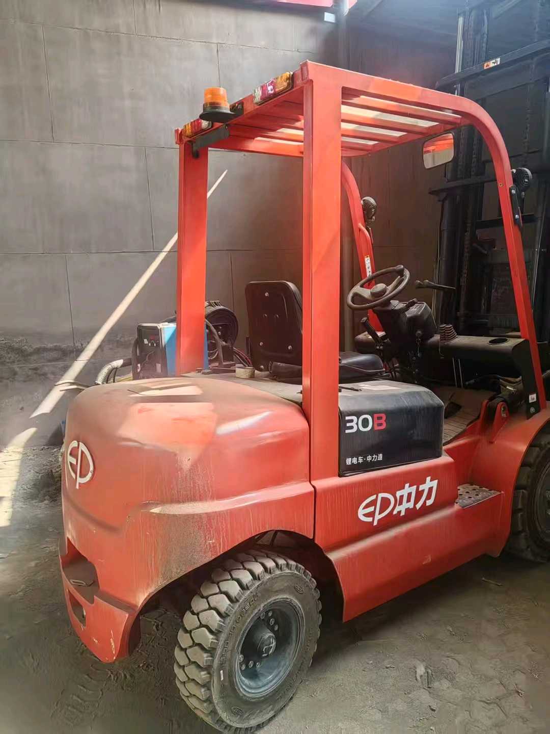 浙江温州二手其他无3吨0款升高4.5米平衡重电车
