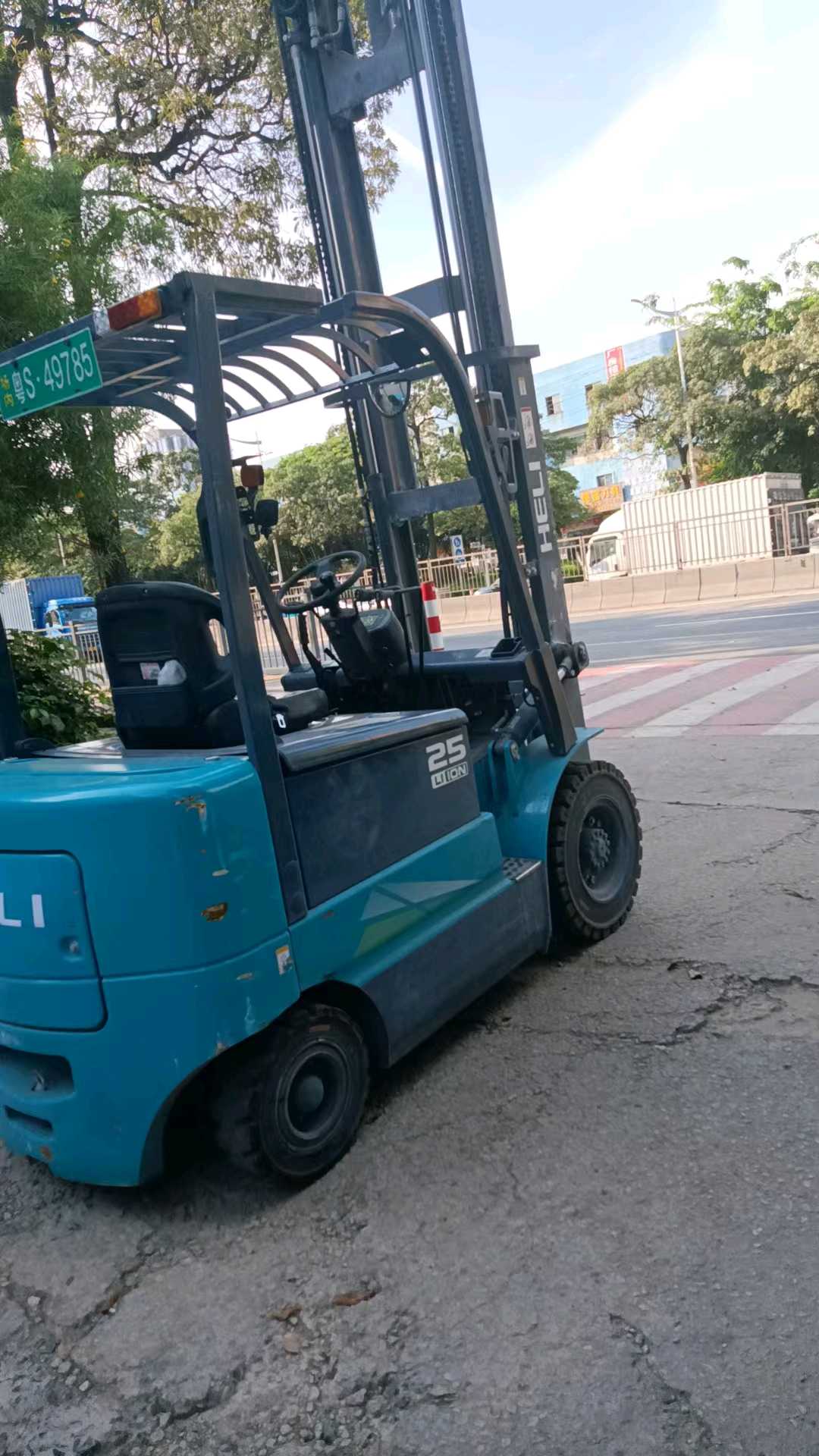 广东省东莞市牛山工业园三兴路18号二手合力2.5吨2022款升高0米电动叉车