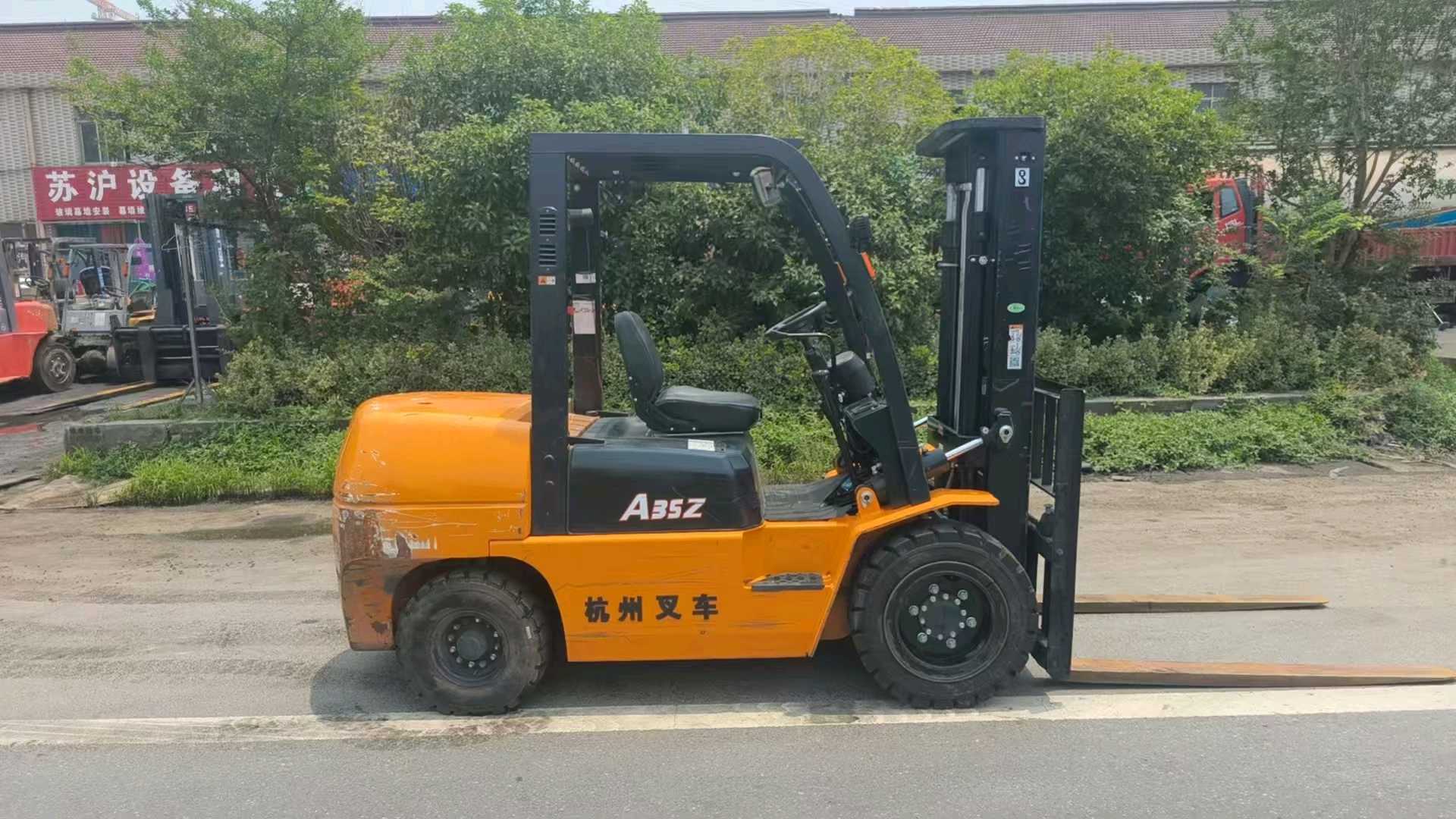 江苏常州二手杭叉A系列3.5吨2022款升高3米柴油叉车