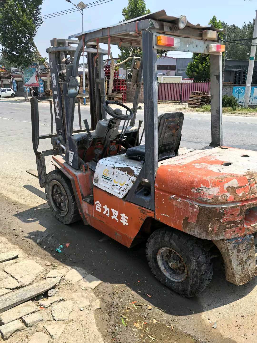 河北省邢台市襄都区车站北路20号二手合力3吨2015款升高0米柴油叉车