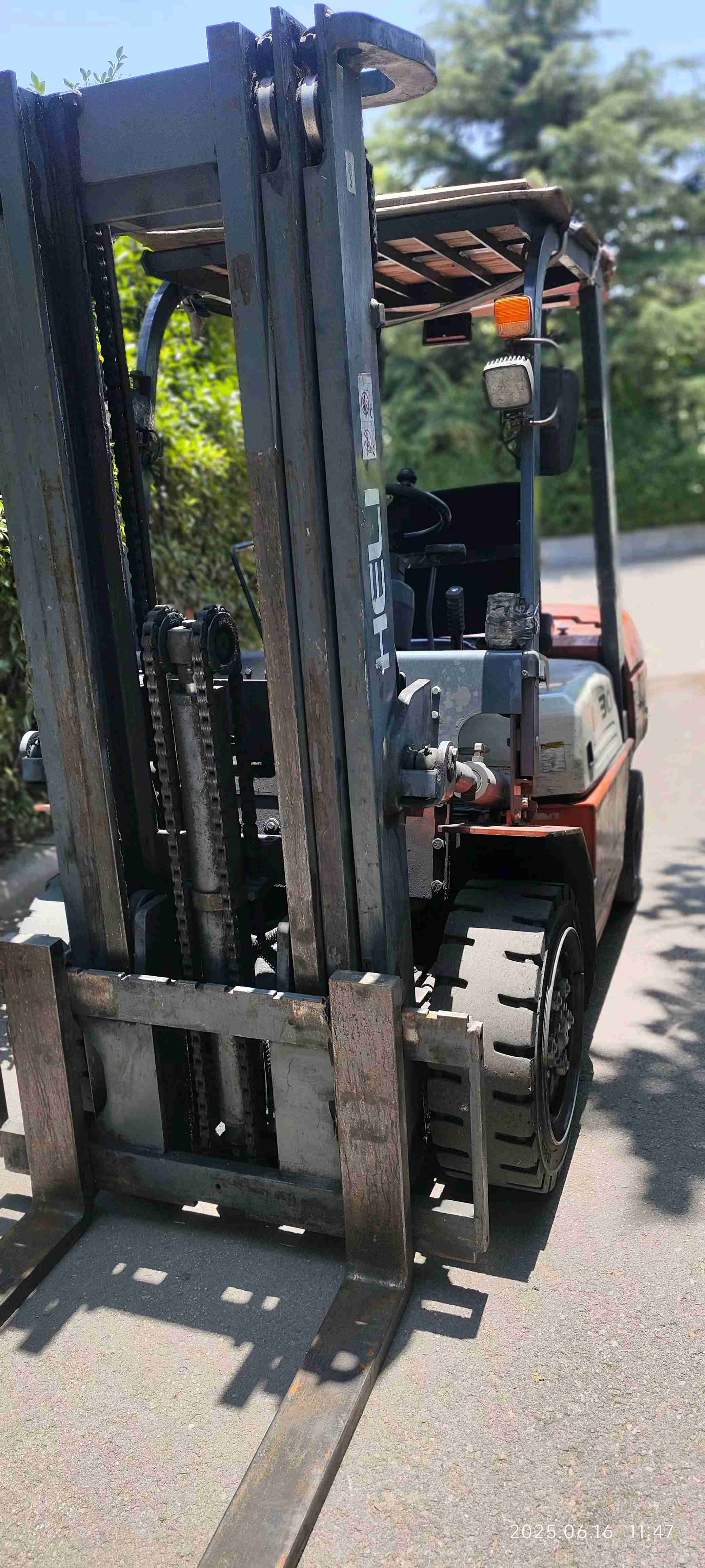 山东省青岛市市南区泰安路2号二手合力3吨2020款升高0米柴油叉车