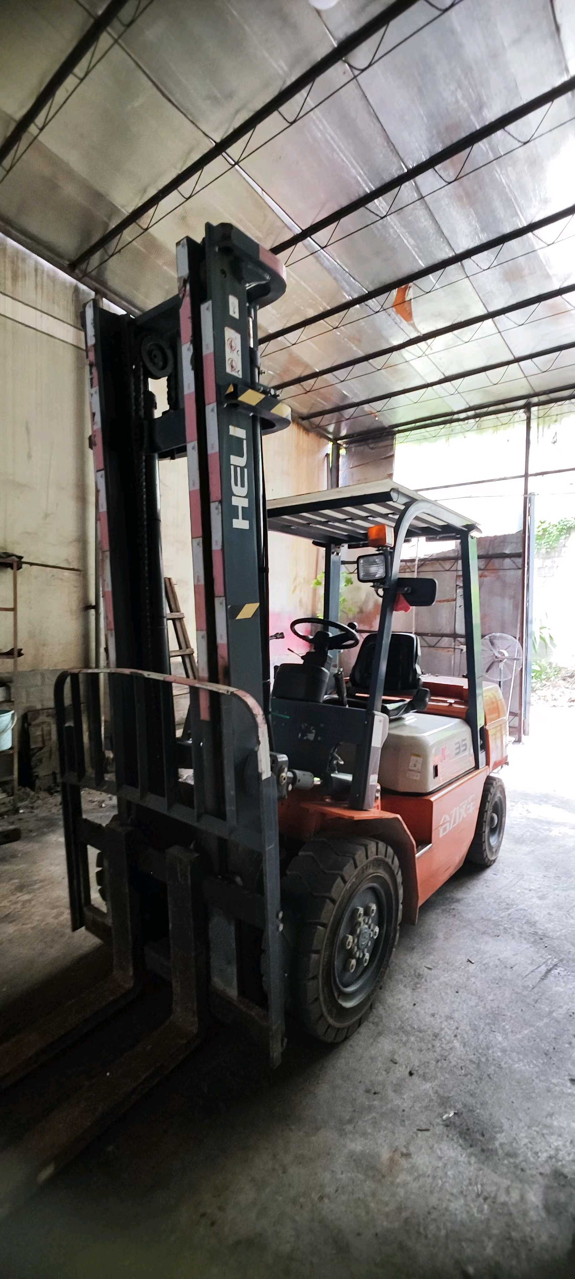 广西壮族自治区南宁市西乡塘区中华路82号二手合力3.5吨2020款升高0米柴油叉车