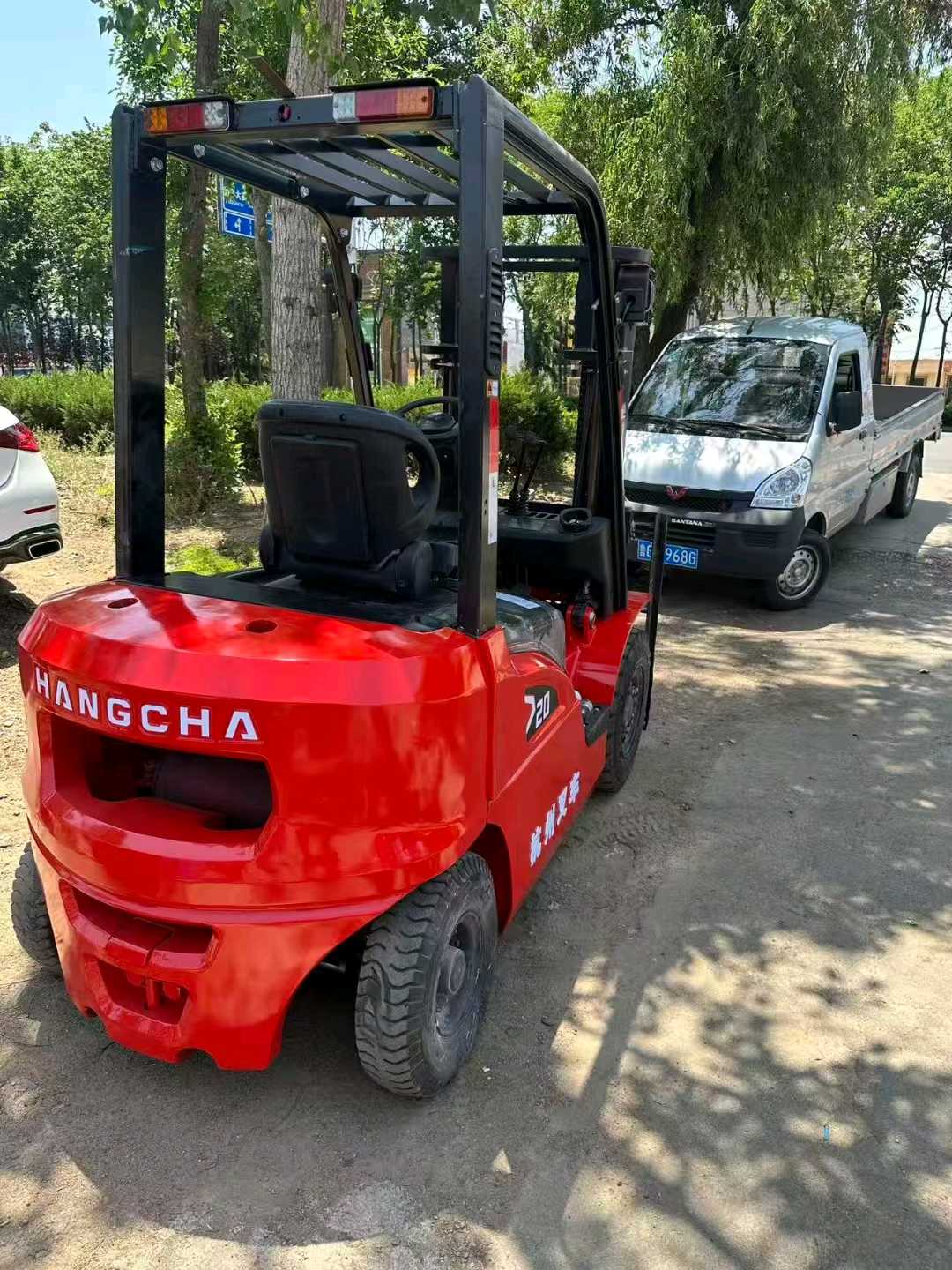 山东省潍坊市潍城区和平路1号二手杭叉2吨2019款升高0米柴油叉车