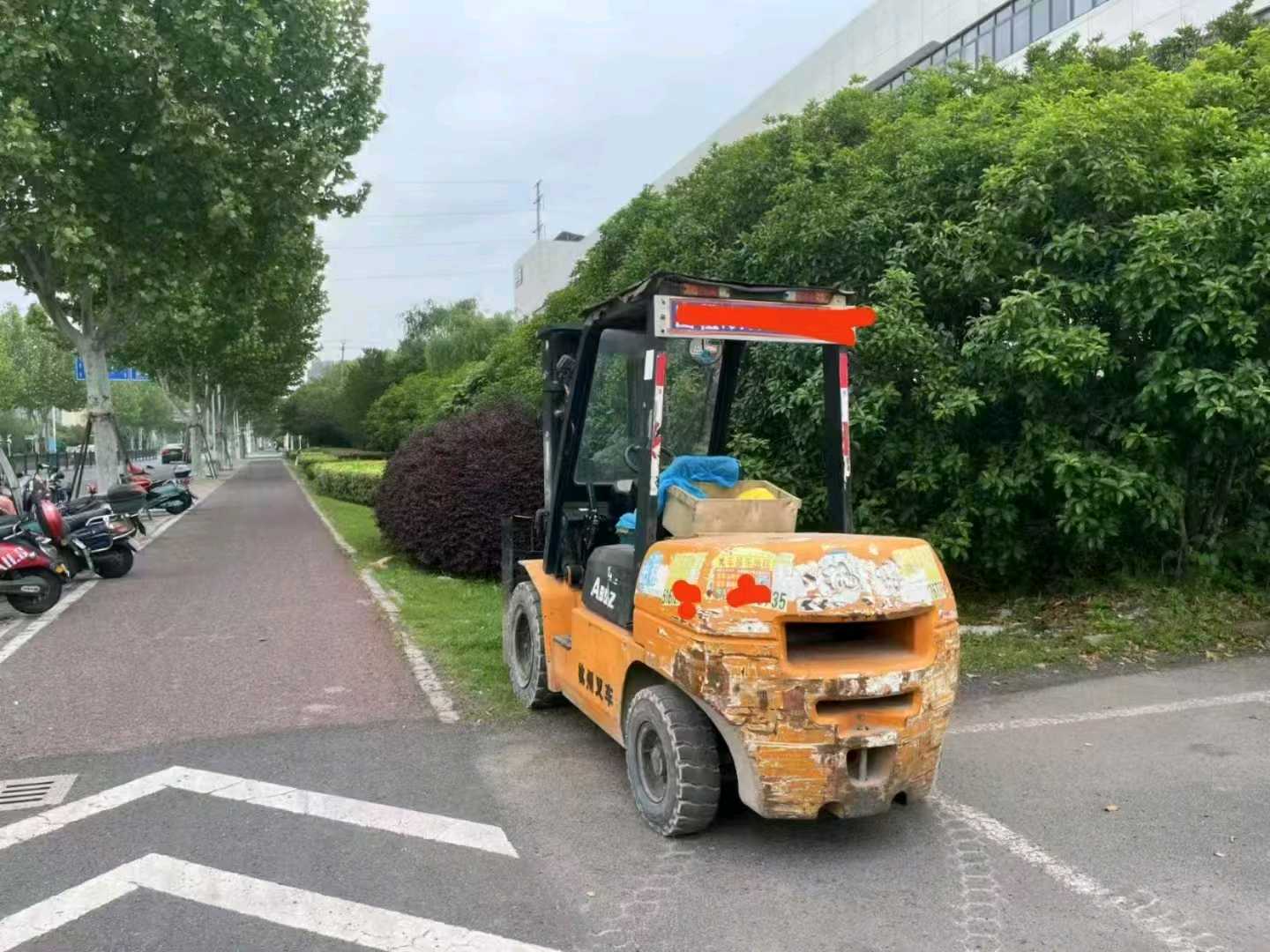 浙江省嘉兴市秀洲区友谊街471号二手杭叉3.5吨2017款升高0米柴油叉车