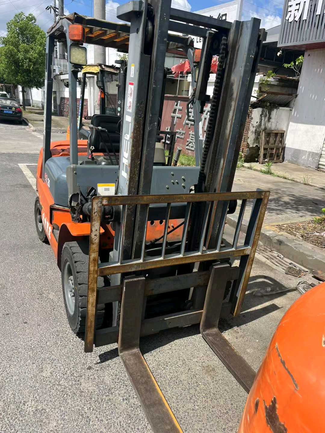 江苏省苏州市姑苏区苏站路27号二手合力2吨2015款升高0米柴油叉车