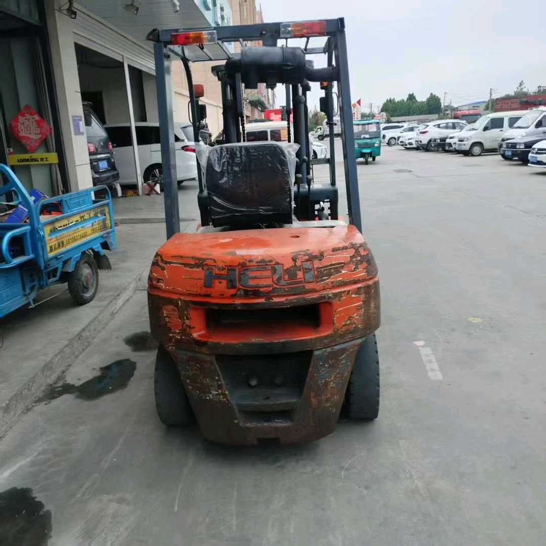 山东省德州市德城区迎宾大街1号二手合力3吨2017款升高0米柴油叉车