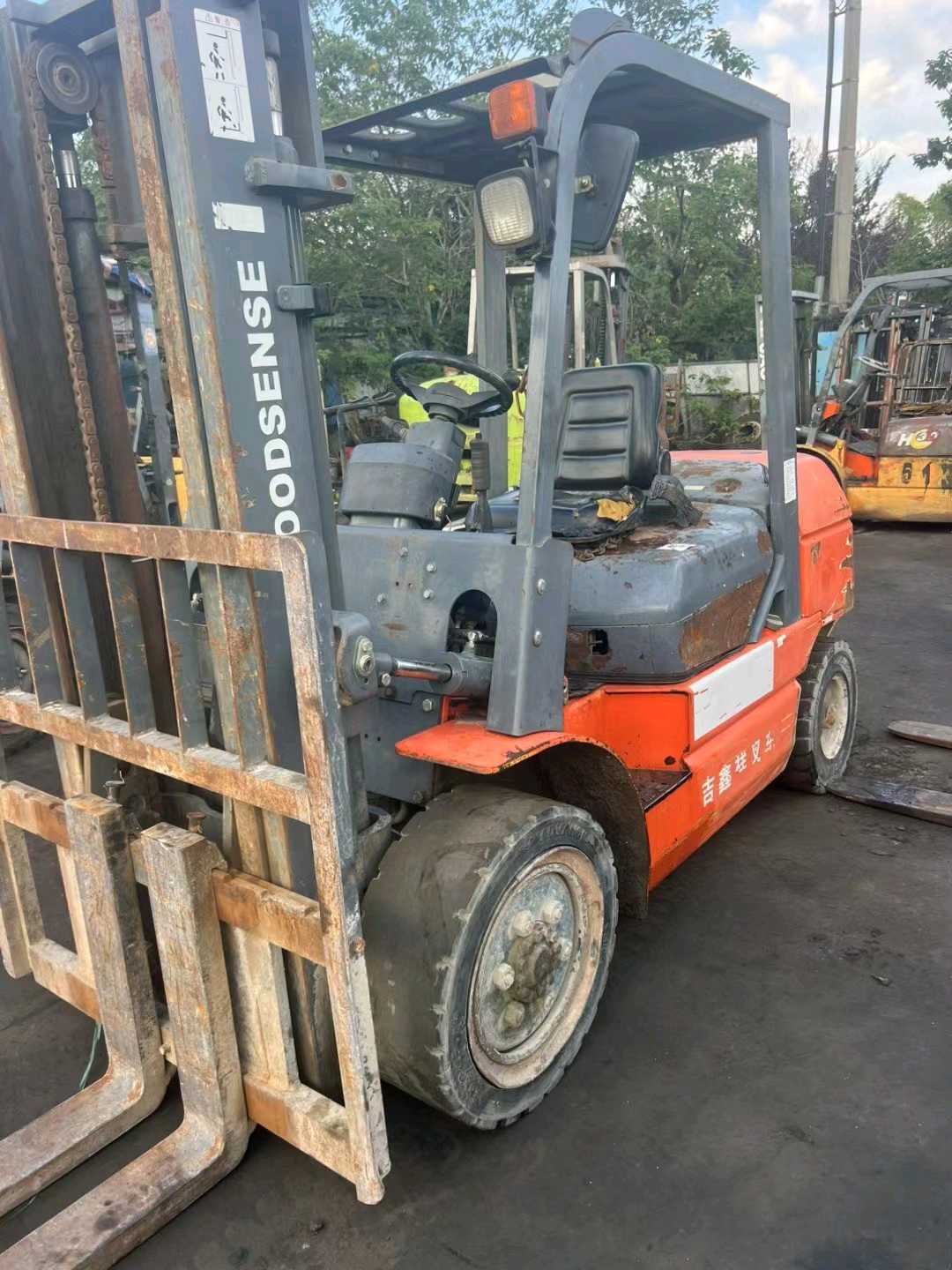 江苏苏州二手吉鑫祥普通3吨2017款升高3米柴油叉车