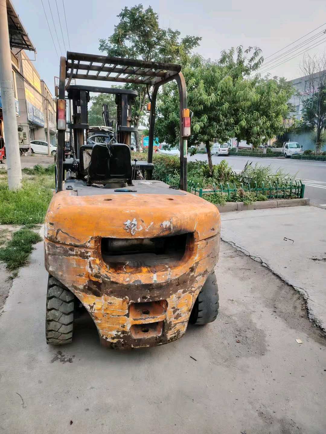 山东临沂二手杭叉R系列4吨0款升高3米柴油叉车