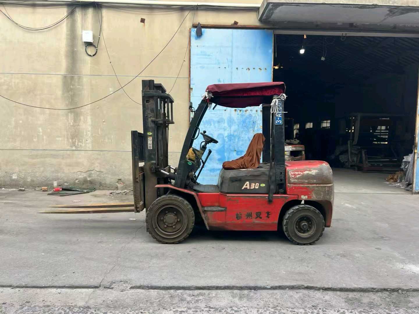 江苏苏州二手杭叉A系列3吨0款升高3米柴油叉车