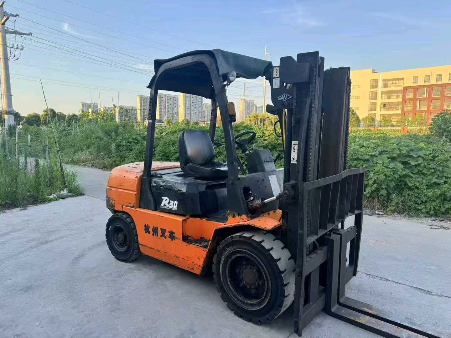 江苏苏州二手杭叉R系列3吨0款升高3米柴油叉车