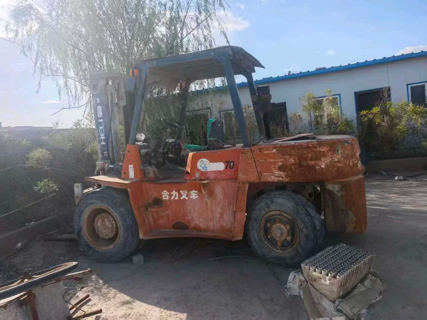 内蒙古自治区呼和浩特市玉泉区昭君路24号二手合力7吨2011款升高0米柴油叉车