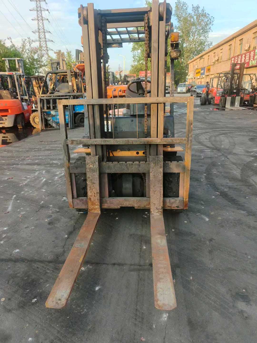 江苏省常州市天宁区关河中路138号二手杭叉3.5吨2012款升高0米柴油叉车