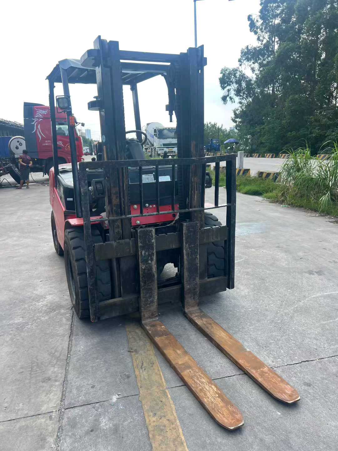 广东省广州市白云区二手杭叉5吨升高0米柴油叉车