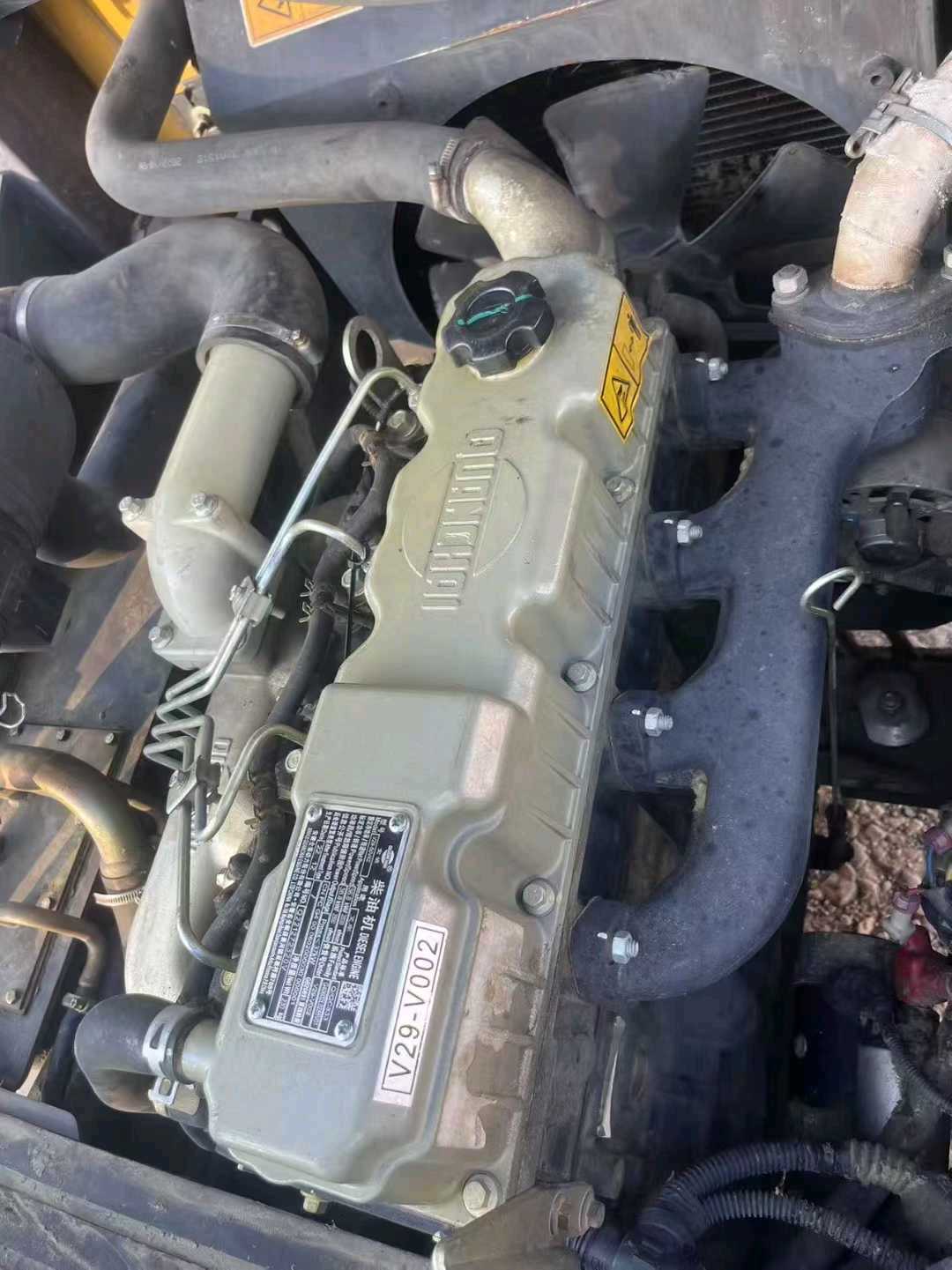 江苏省徐州市铜山区唐茅路158号二手柳工3吨升高0米柴油叉车