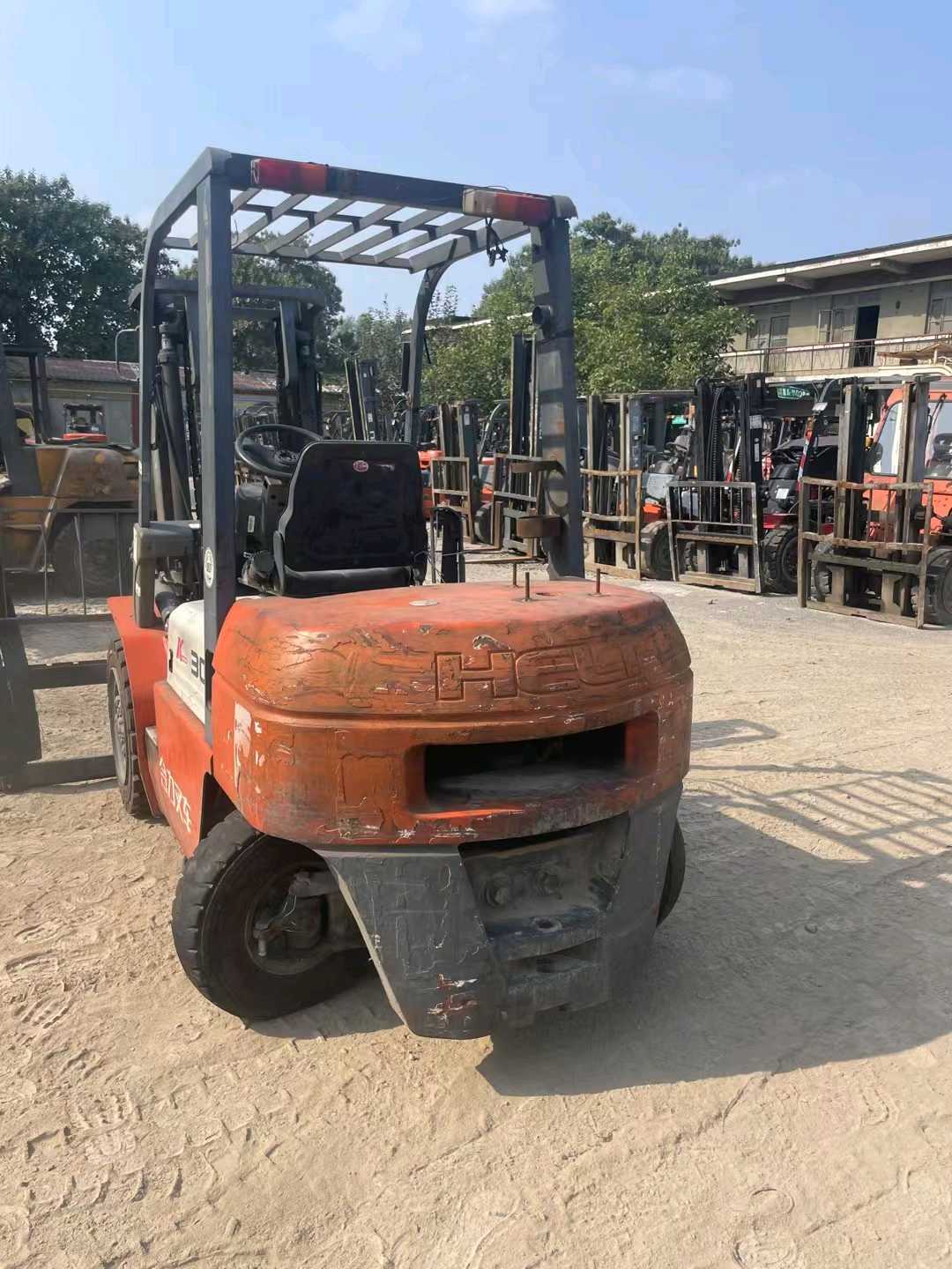 山东省德州市德城区迎宾大街二手合力3吨2018款升高0米柴油叉车