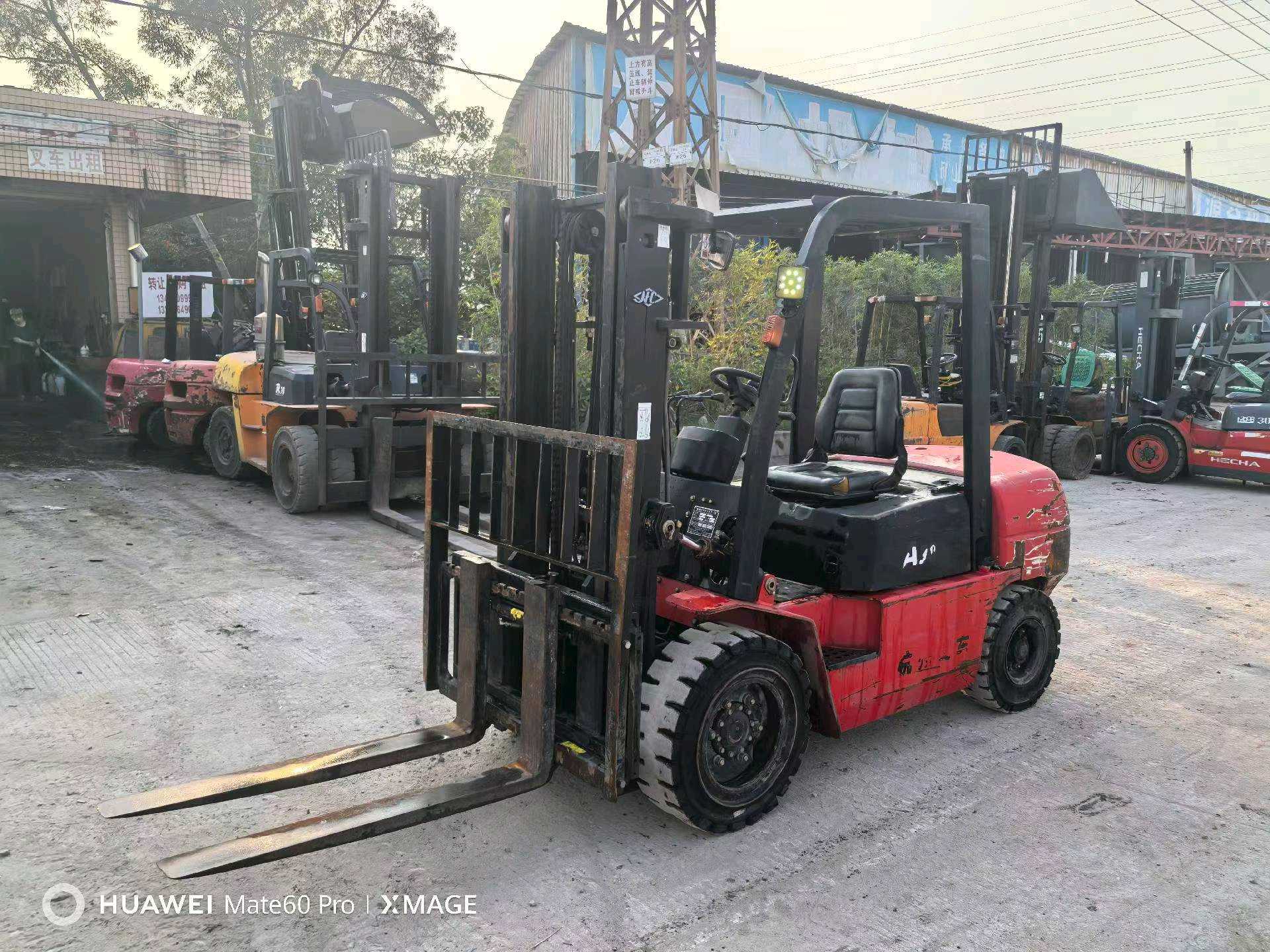 广东省肇庆市高要区二手杭叉3吨2021款升高0米柴油叉车