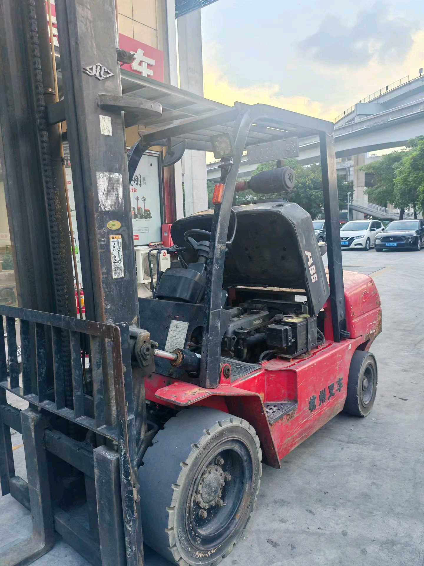 广东省广州市白云区二手杭叉3.5吨2018款升高0米柴油叉车