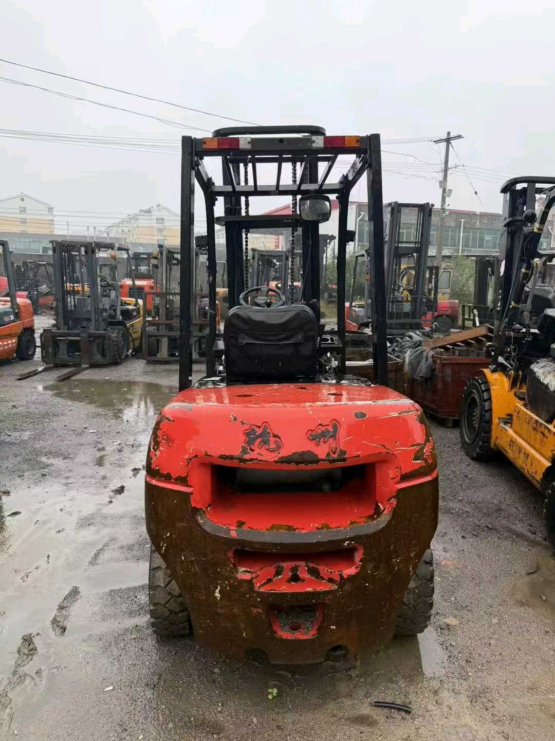 山东省德州市德城区迎宾大街二手杭叉3吨2018款升高0米柴油叉车