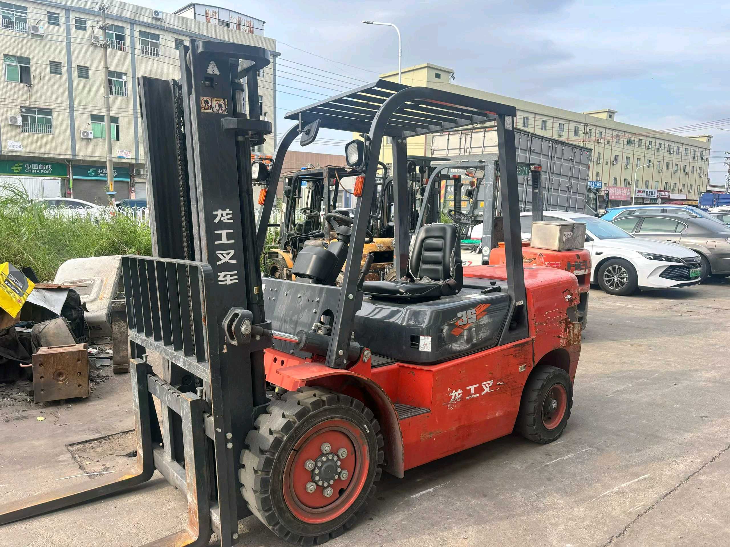 广东省佛山市南海区西樵镇百乐路39号二手龙工3.5吨2021款升高0米柴油叉车