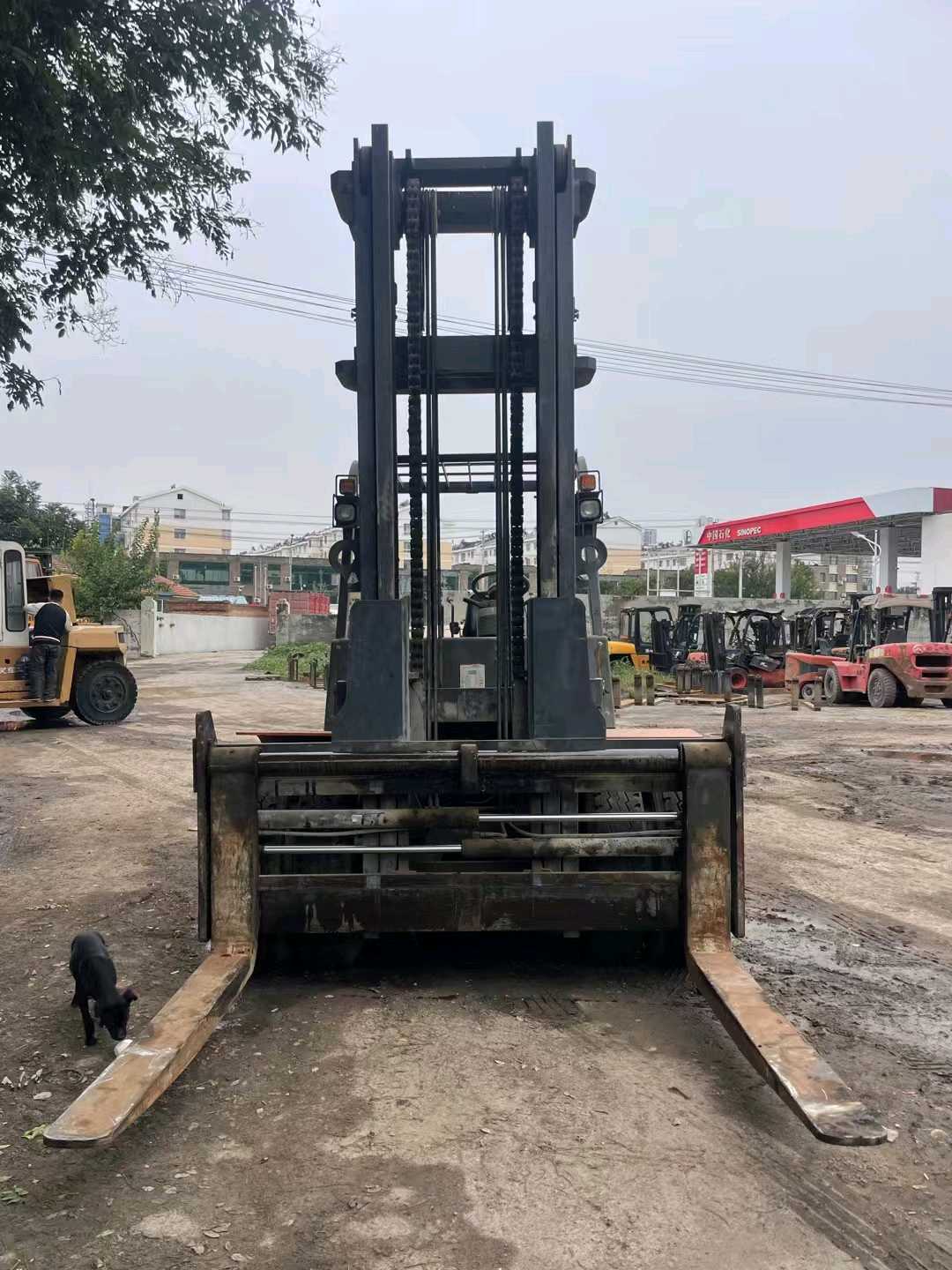 山东省德州市德城区迎宾大街二手龙工10吨2018款升高0米柴油叉车