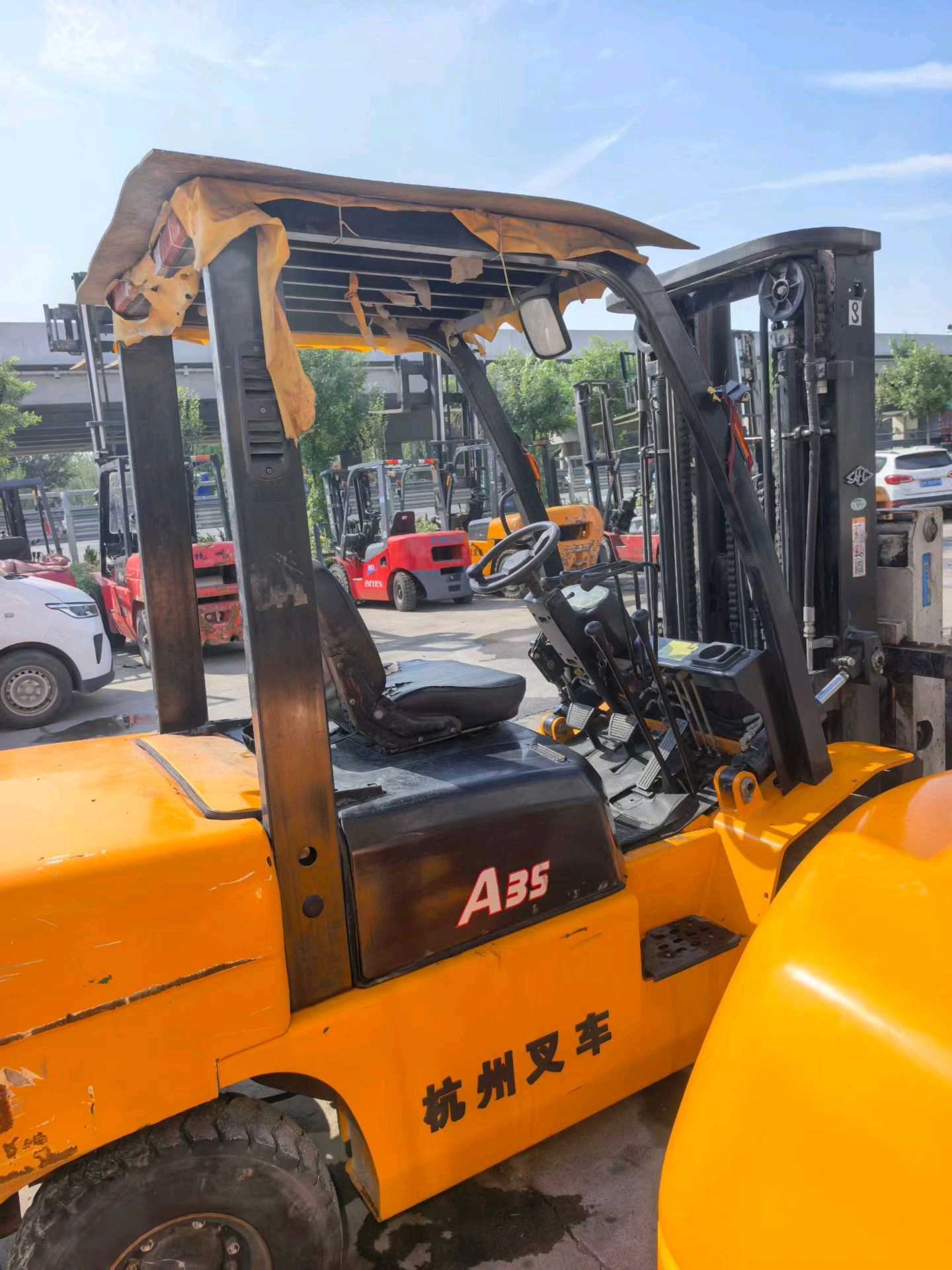 山东省临沂市兰山区沂蒙路223号二手杭叉3.5吨2021款升高0米柴油叉车