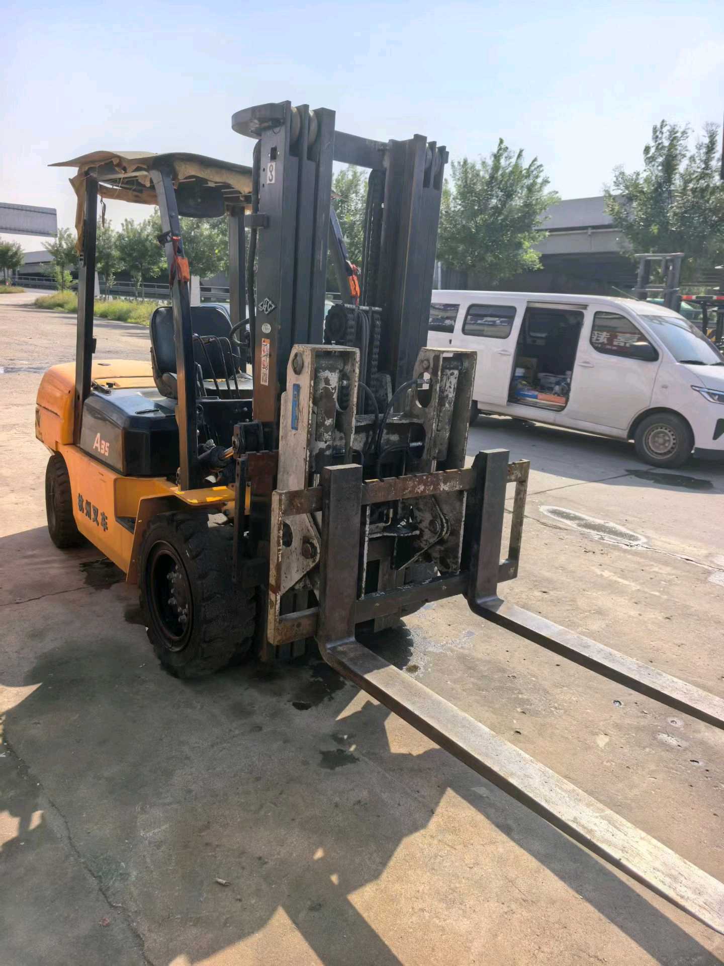 山东省临沂市兰山区沂蒙路223号二手杭叉3.5吨2021款升高0米柴油叉车