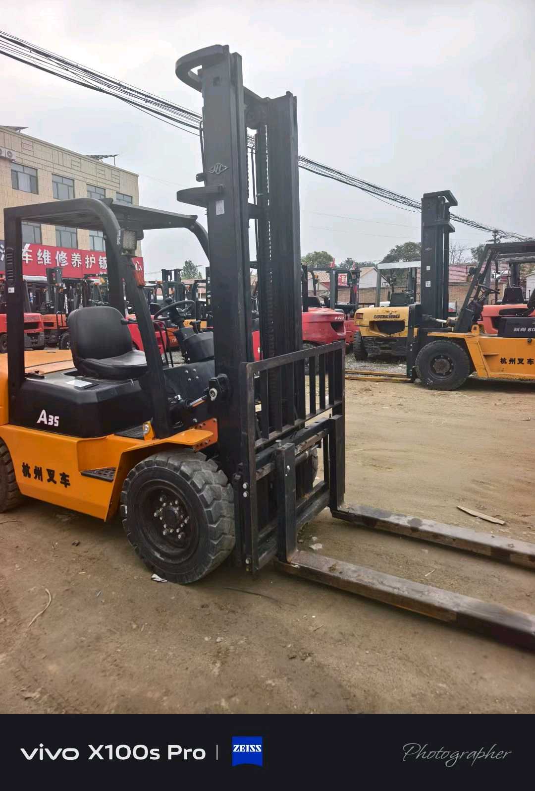 天津市河东区新纬路1号二手杭叉3.5吨2019款升高0米柴油叉车