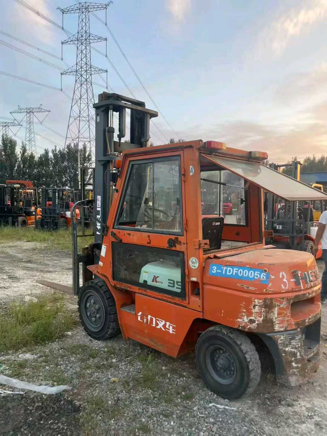 河北省廊坊市安次区常甫路与顺安道交叉口东北侧二手合力3.5吨2021款升高0米柴油叉车