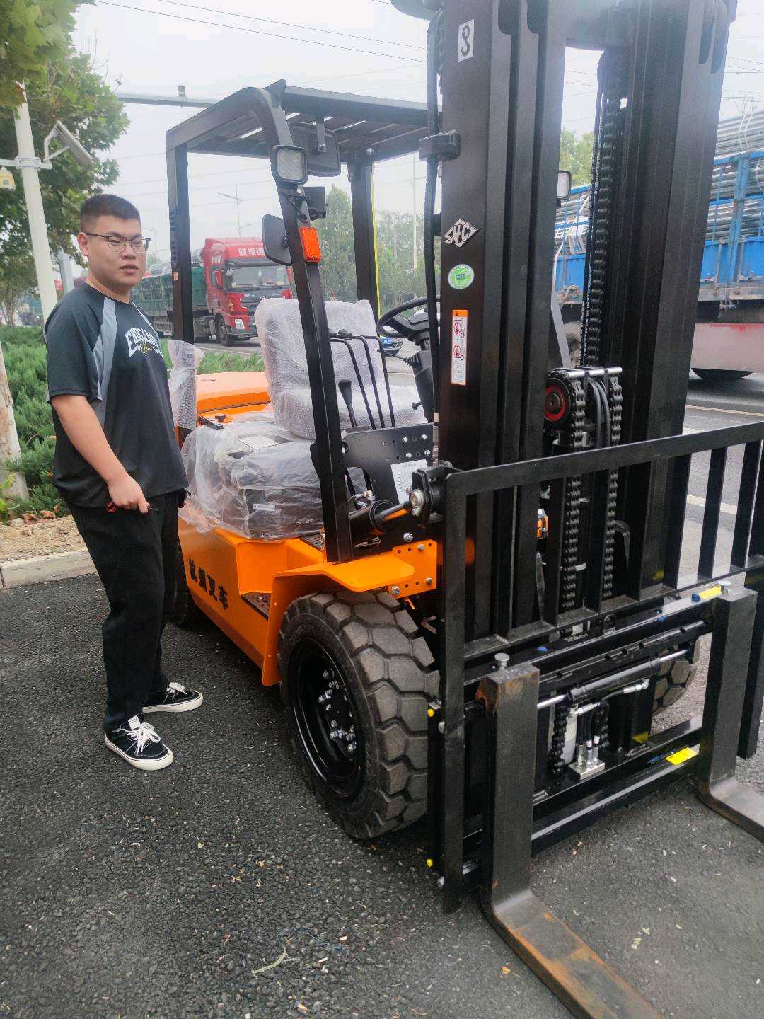 河北保定二手杭叉R系列4吨升高4.5米柴油叉车