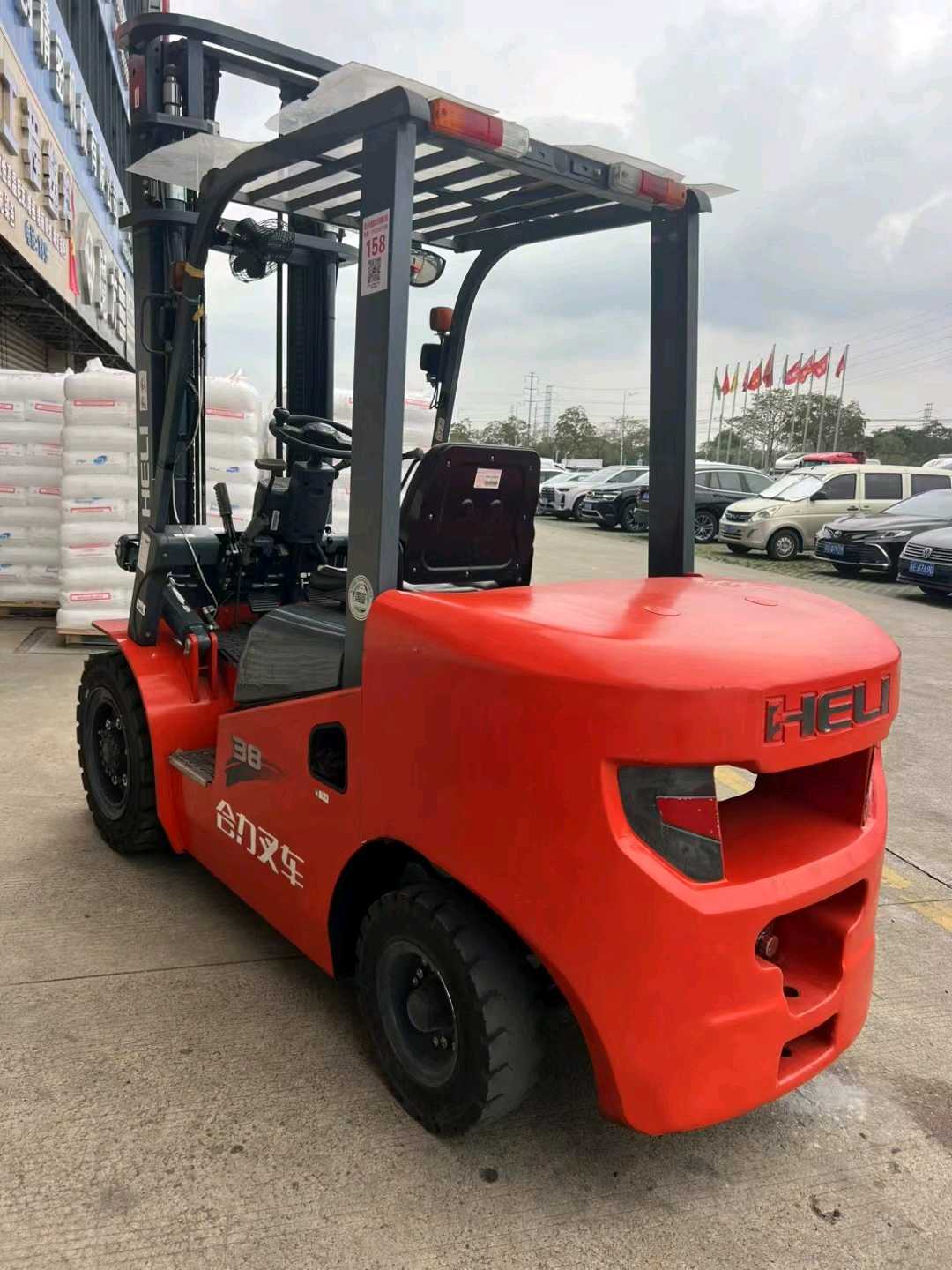 江苏省苏州市昆山市人民南路1号二手合力3.5吨升高0米柴油叉车