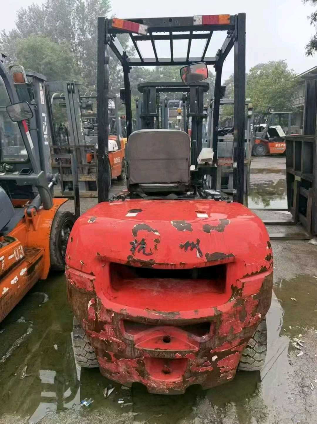 山东省德州市德城区迎宾大街二手杭叉3吨升高0米柴油叉车