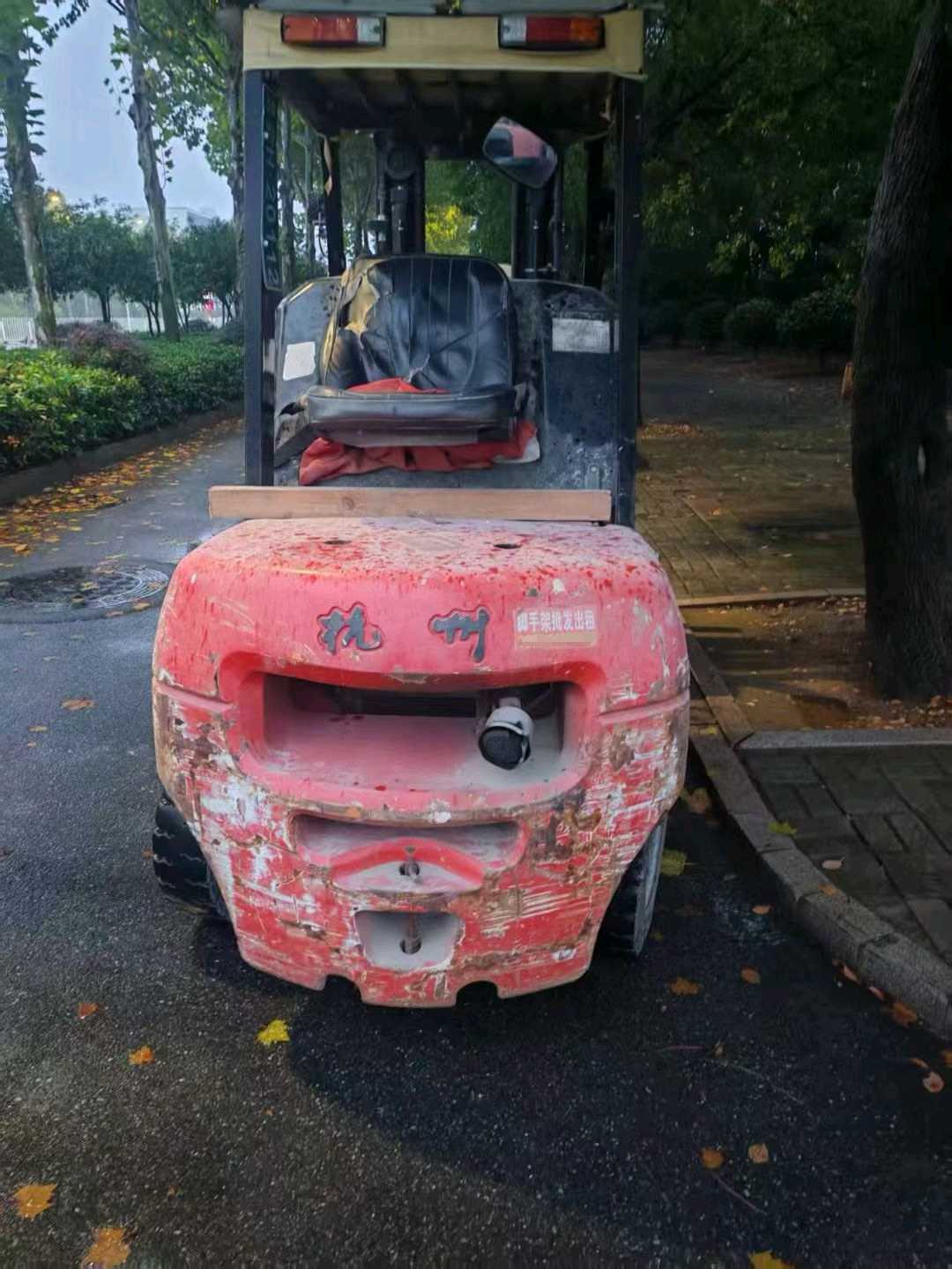 安徽省合肥市瑶海区站前路1号二手杭叉3.5吨升高0米柴油叉车