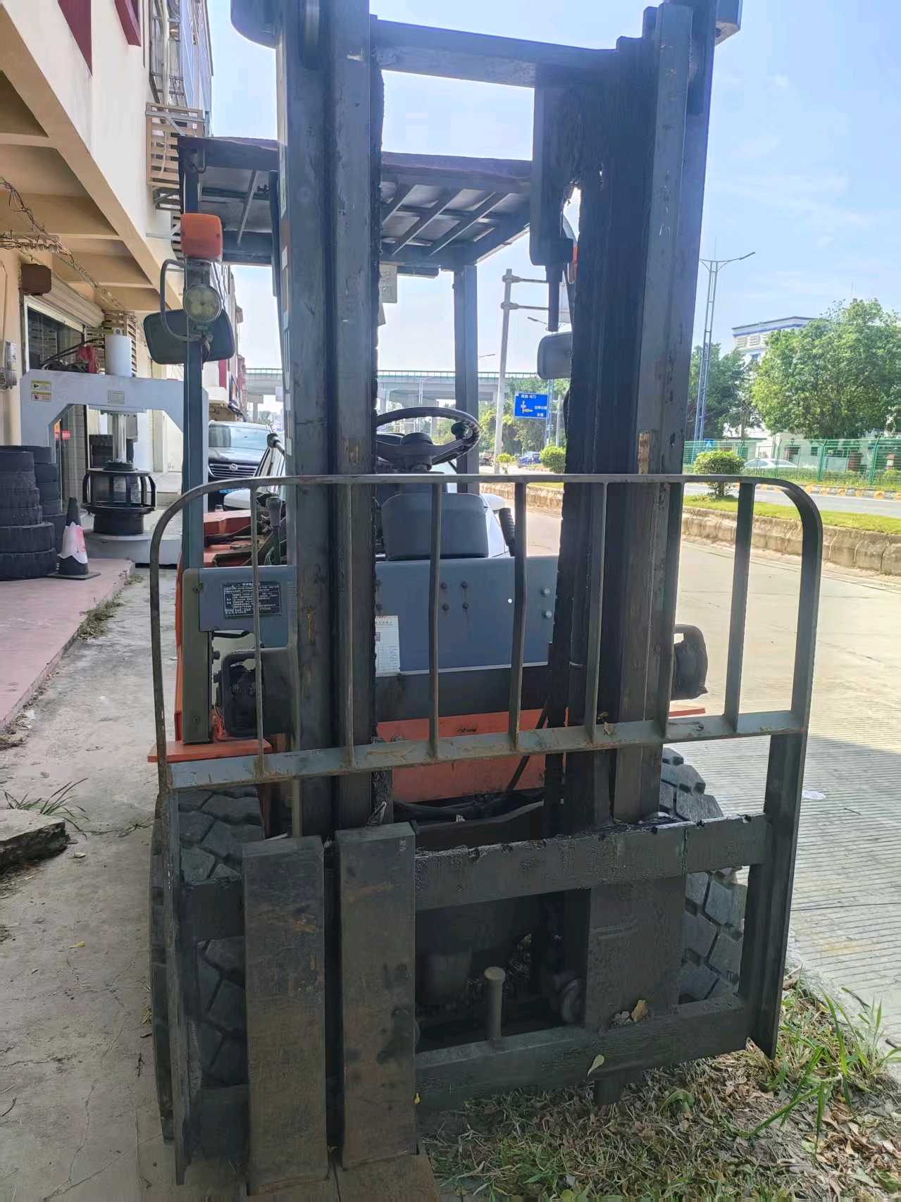 广东省中山市神湾大道中201号一层二手合力3.5吨升高0米柴油叉车