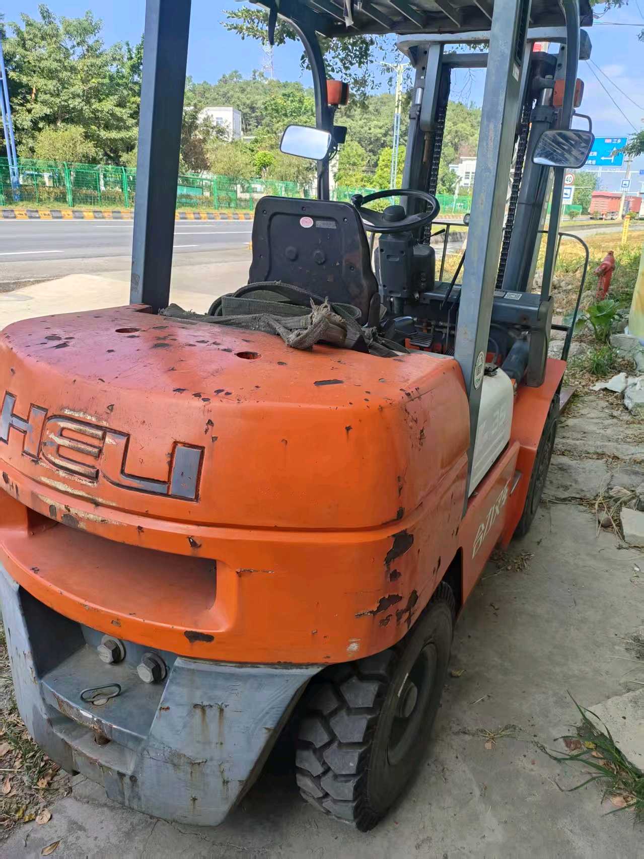 广东省中山市神湾大道中201号一层二手合力3.5吨升高0米柴油叉车