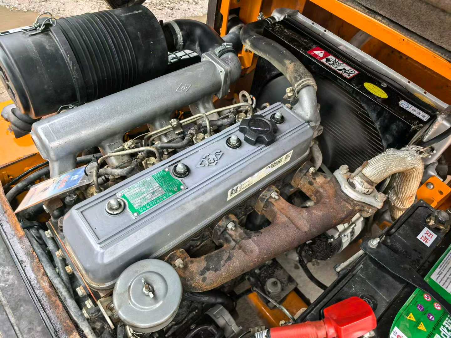 广西壮族自治区玉林市玉州区中秀路168号二手杭叉3.5吨升高0米柴油叉车