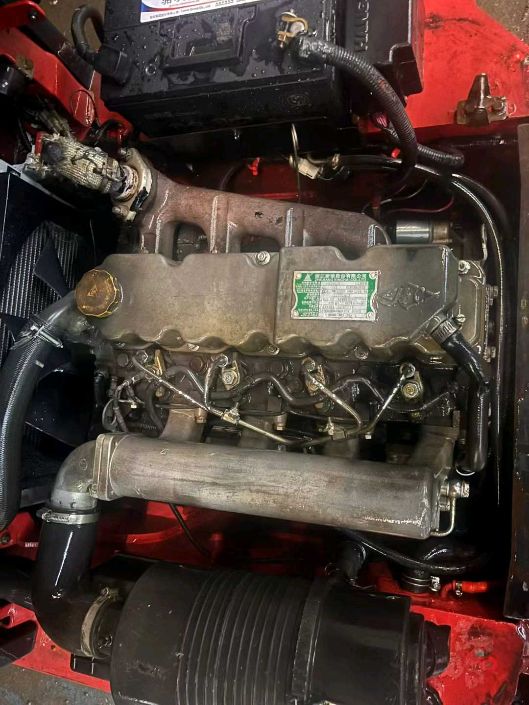 广东省深圳市罗湖区南湖街道建设路1003号二手杭叉3.5吨升高0米柴油叉车