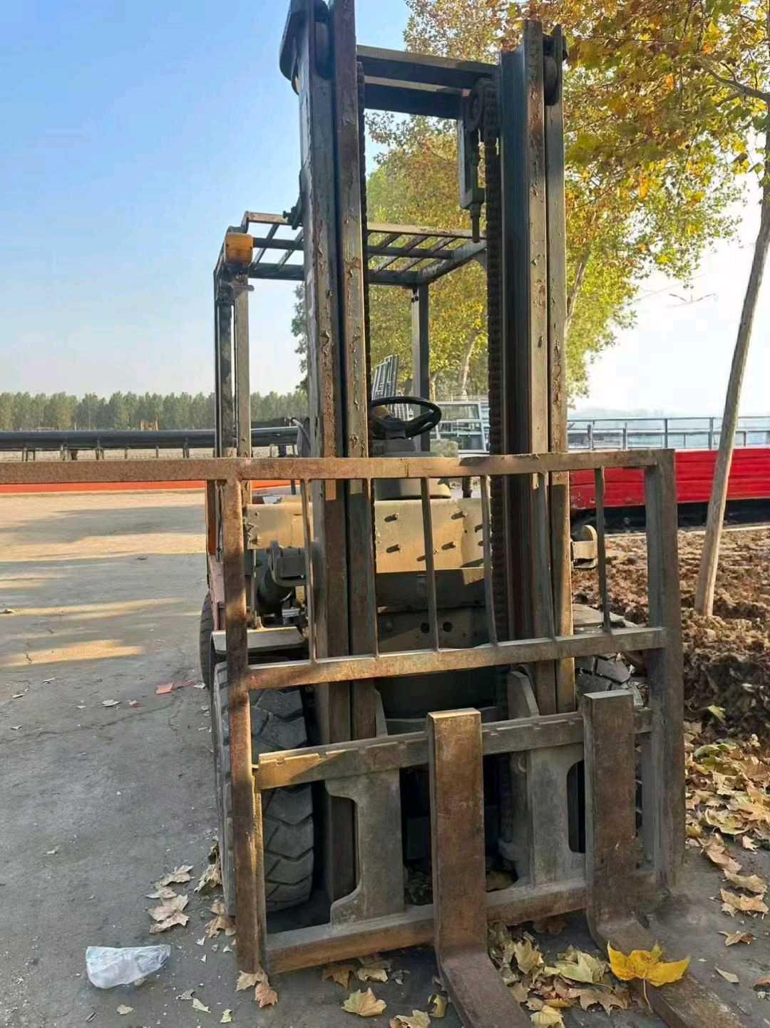 河南省郑州市二七区二马路82号二手合力3.5吨升高0米柴油叉车