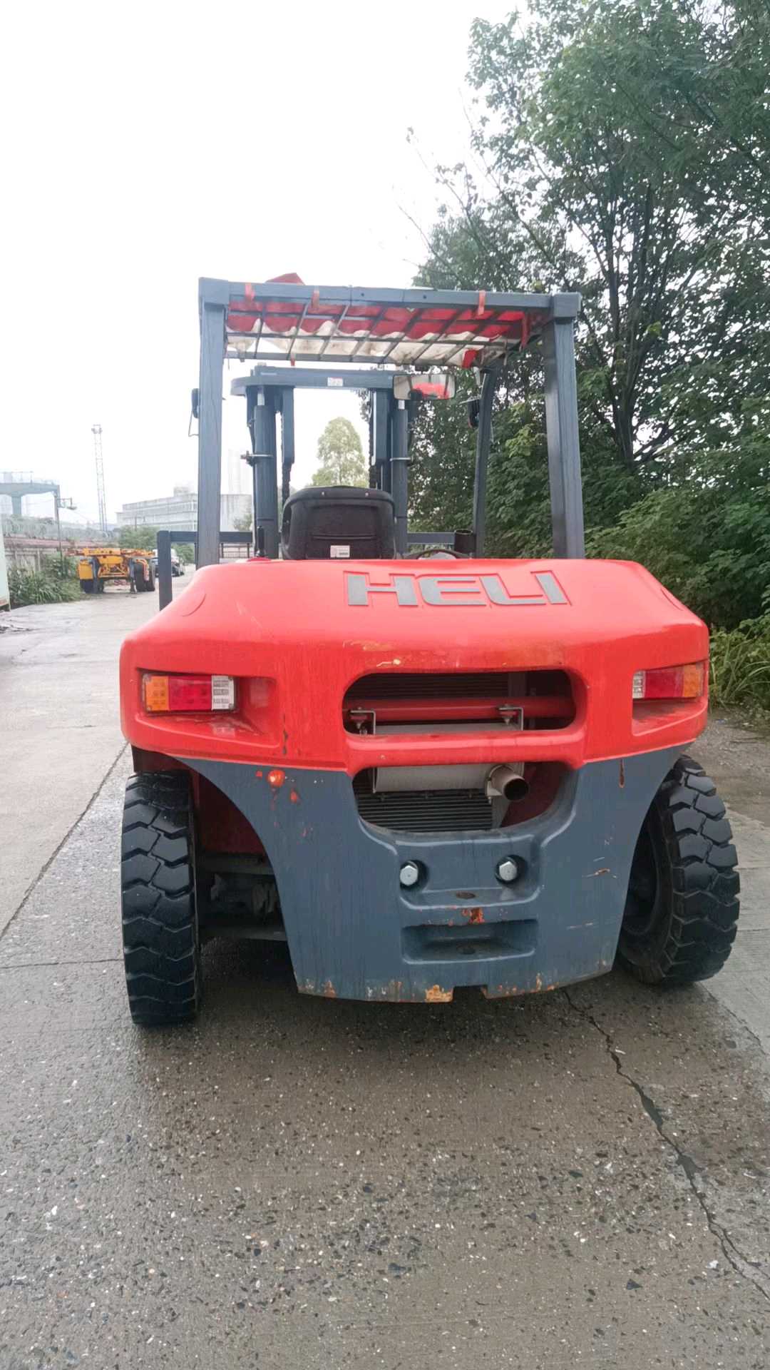 江西省宜春市袁州区袁州大道二手合力6吨升高0米柴油叉车