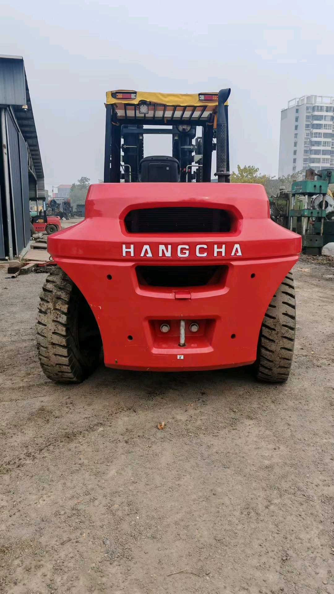 河北省邯郸市邯山区浴新大街75号二手杭叉16吨升高0米柴油叉车