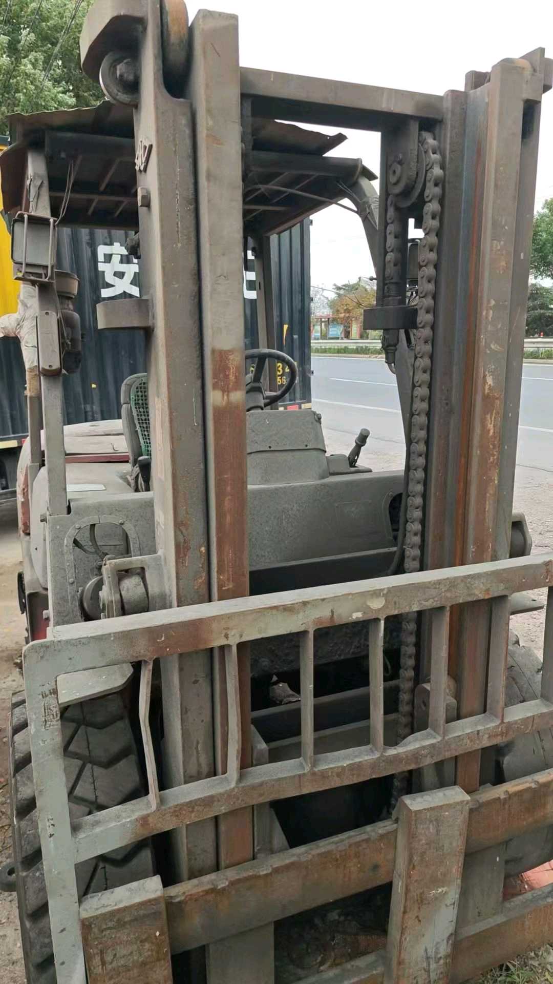 安徽省蚌埠市龙子湖区淮河路638号二手杭叉4.5吨升高0米柴油叉车