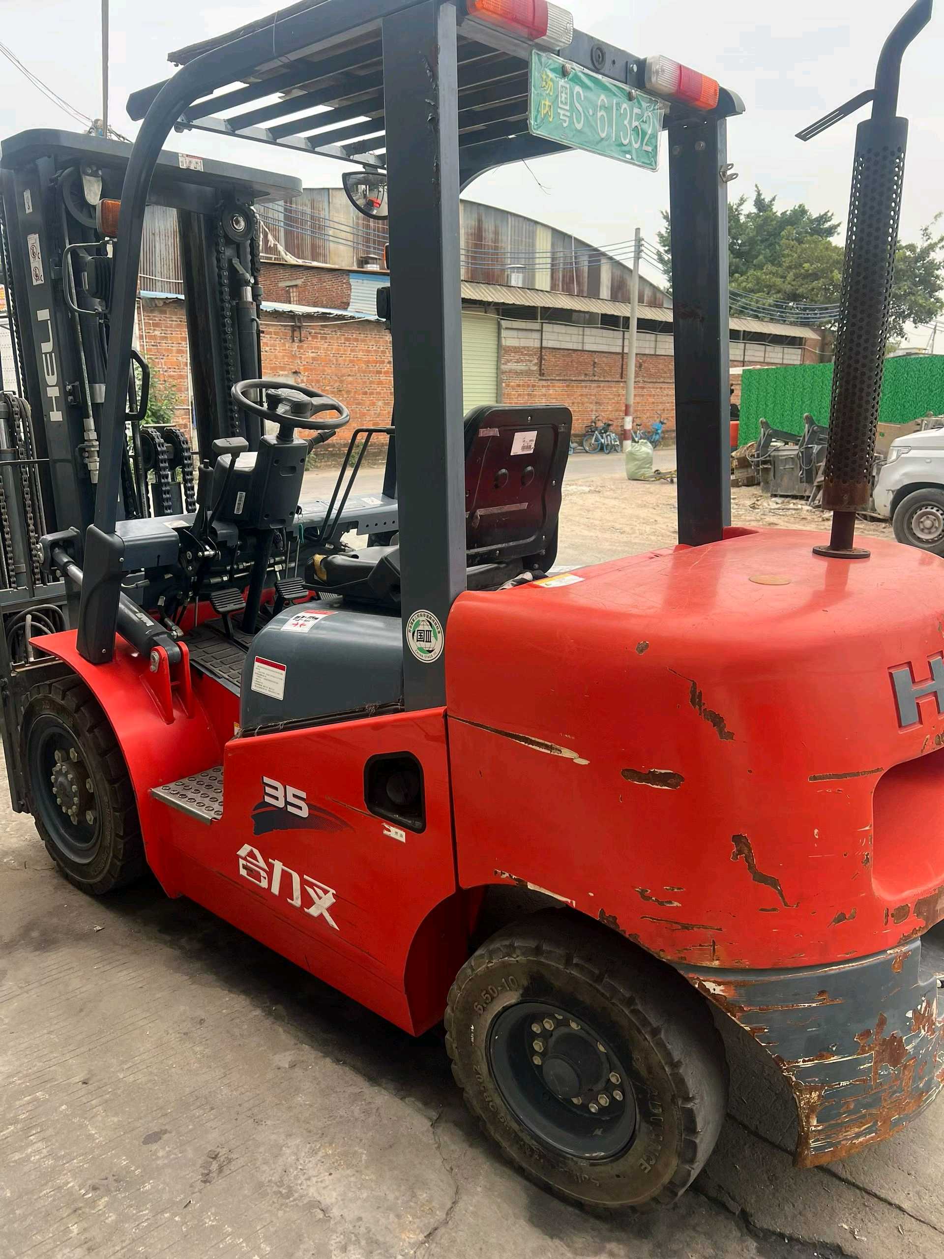 广东省东莞市二手合力3.5吨升高0米柴油叉车