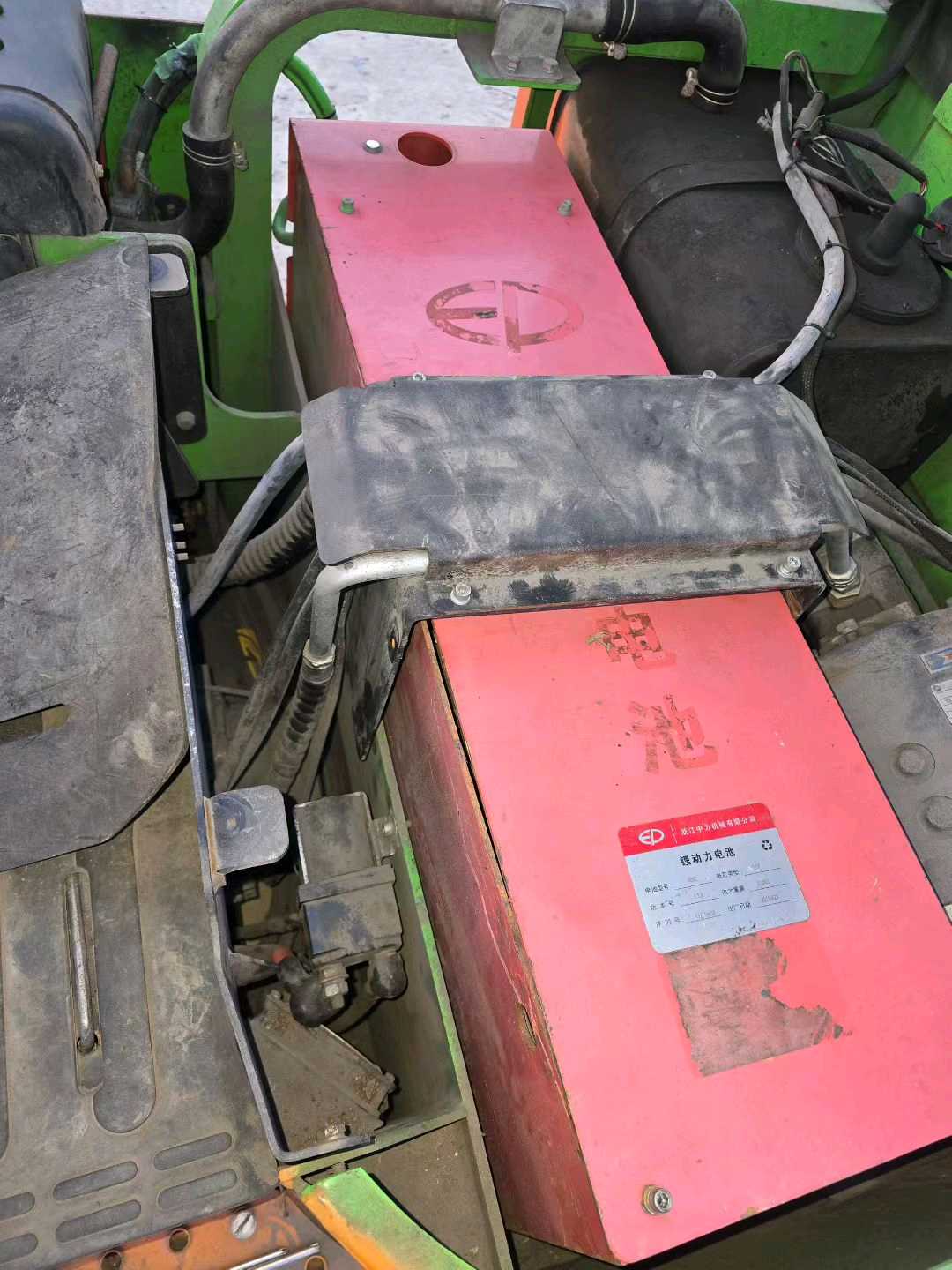 浙江省台州市椒江区市府大道西段999号二手其他1.5吨升高0米平衡重电车