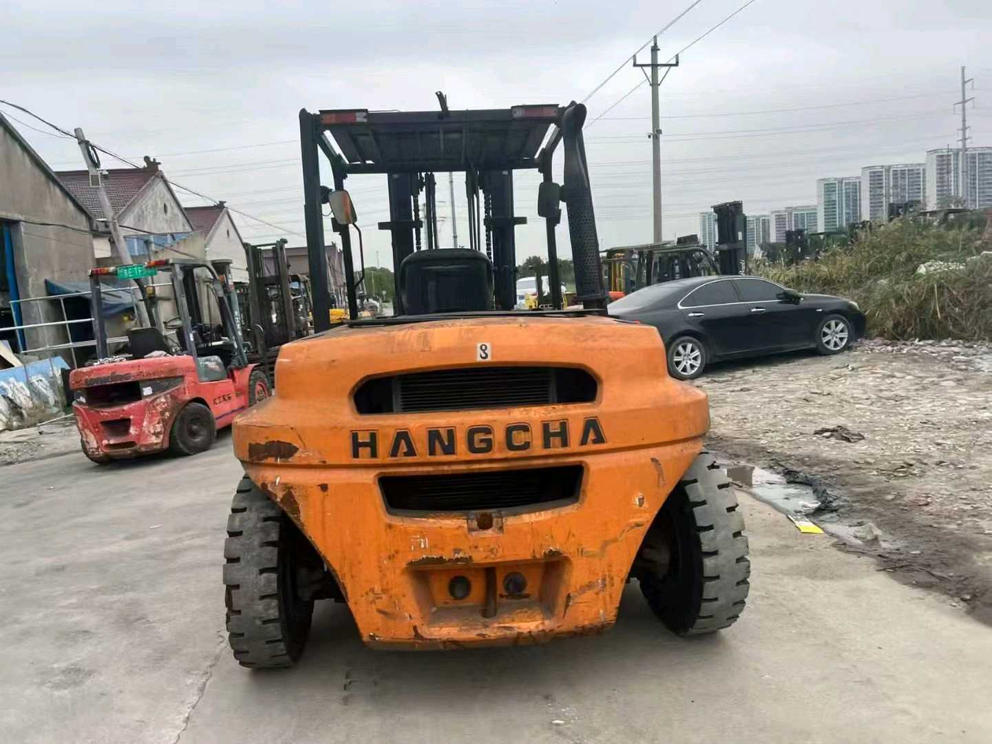 江苏省苏州市姑苏区苏站路27号(苏州火车站地铁站1A入口旁)二手杭叉5吨升高0米柴油叉车