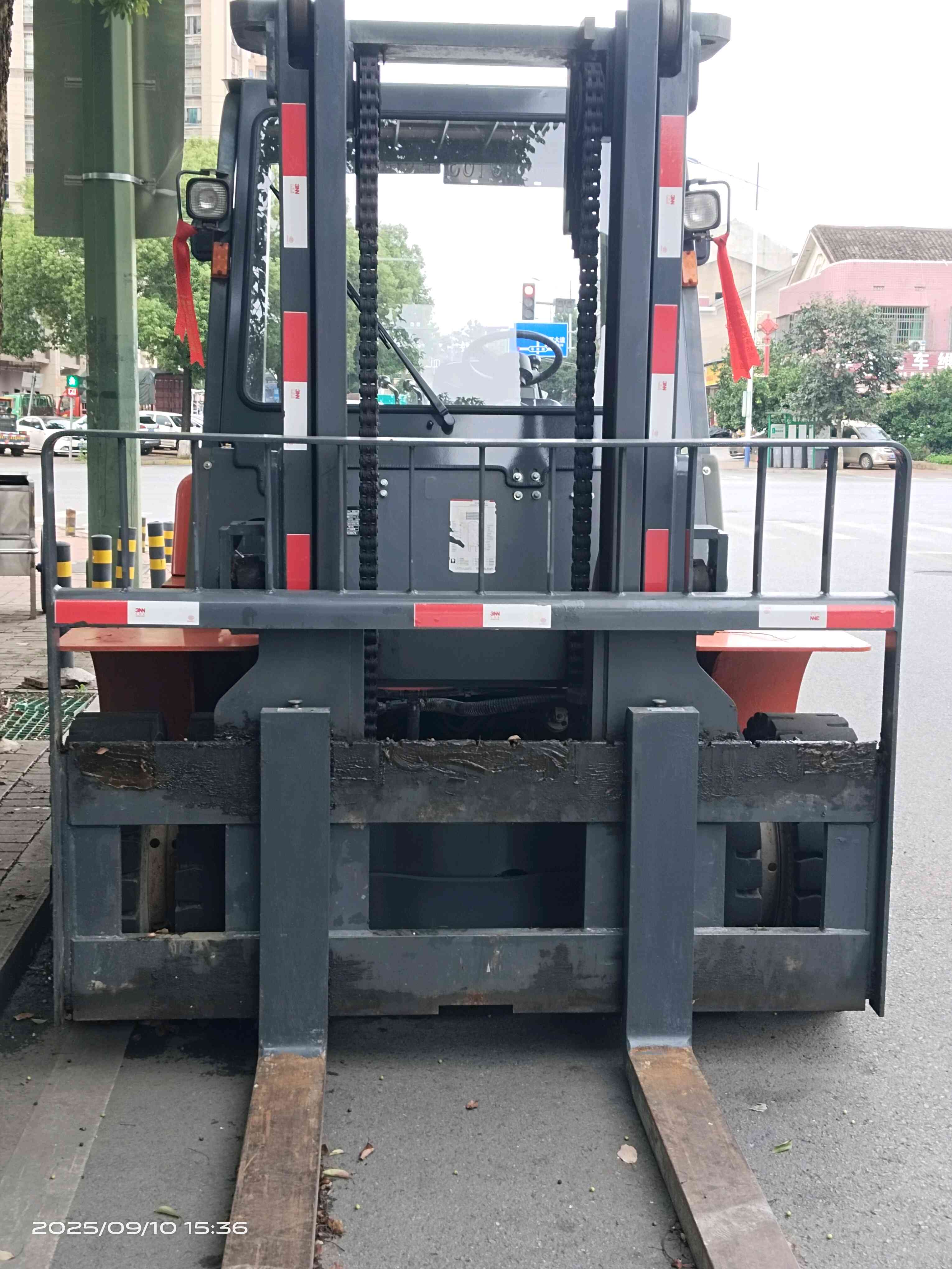 湖南长沙二手龙工LG系列7吨升高3米柴油叉车