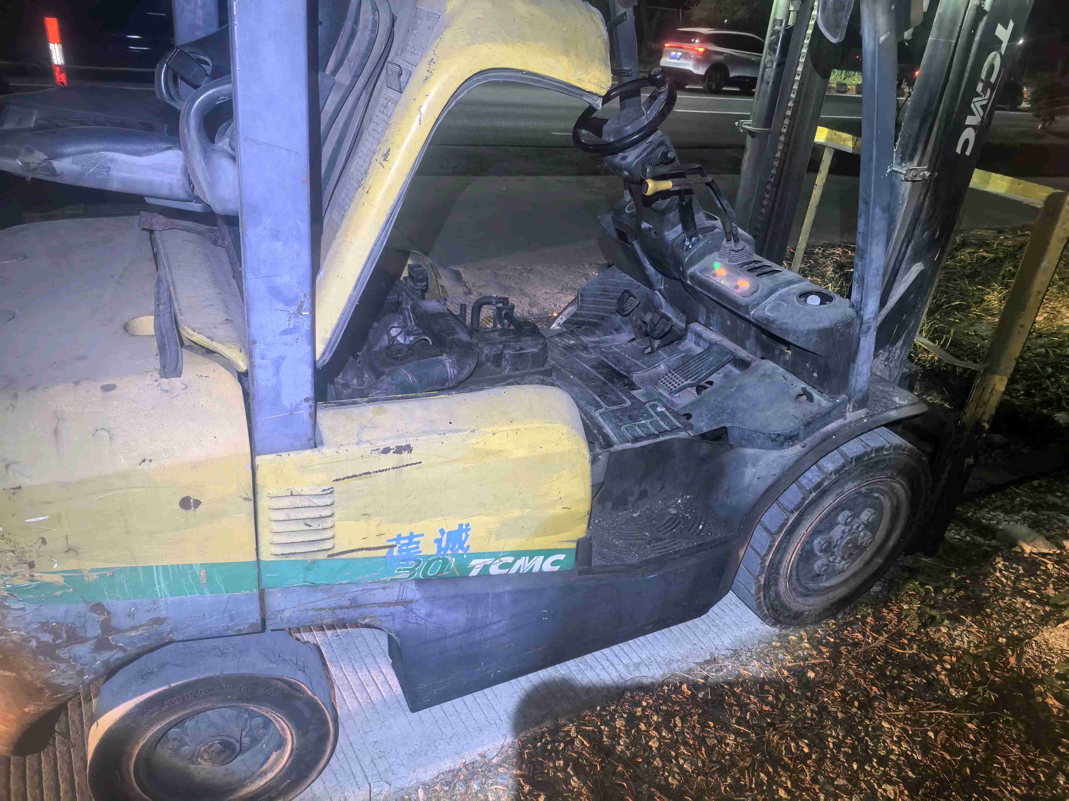 广东省中山市神湾大道中201号一层二手TCM115443.0吨升高0米柴油叉车