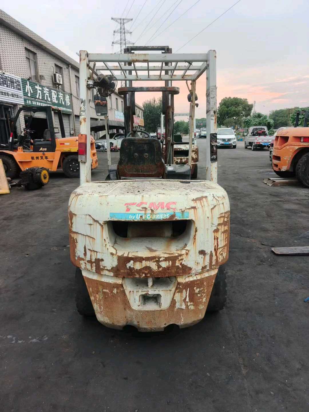 江苏省常州市天宁区关河中路138号二手TCM3吨升高0米柴油叉车